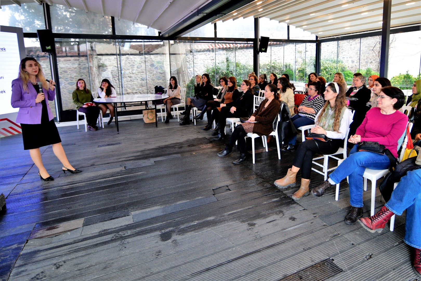 Bornova’da Sağlıklı Ilişkiler Ve Flört Şiddeti Konuşuldu (1)