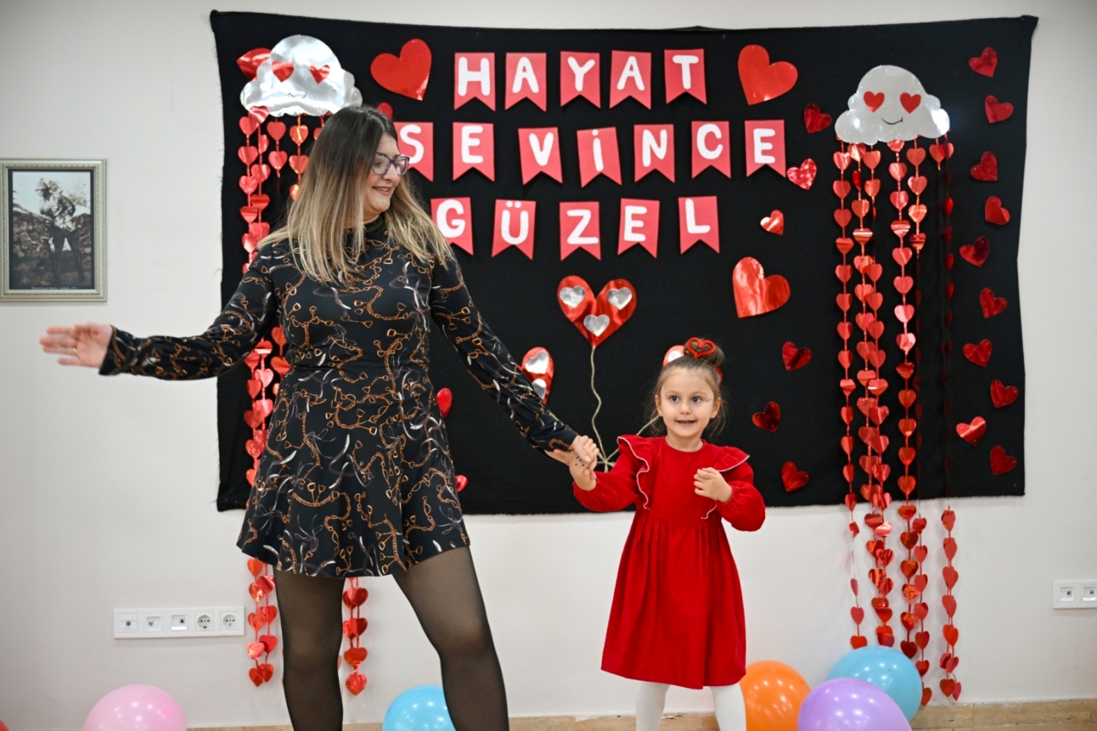 Bornova’da Sevgi Günü’nde Minikler Aileleriyle Dans Etti (6)