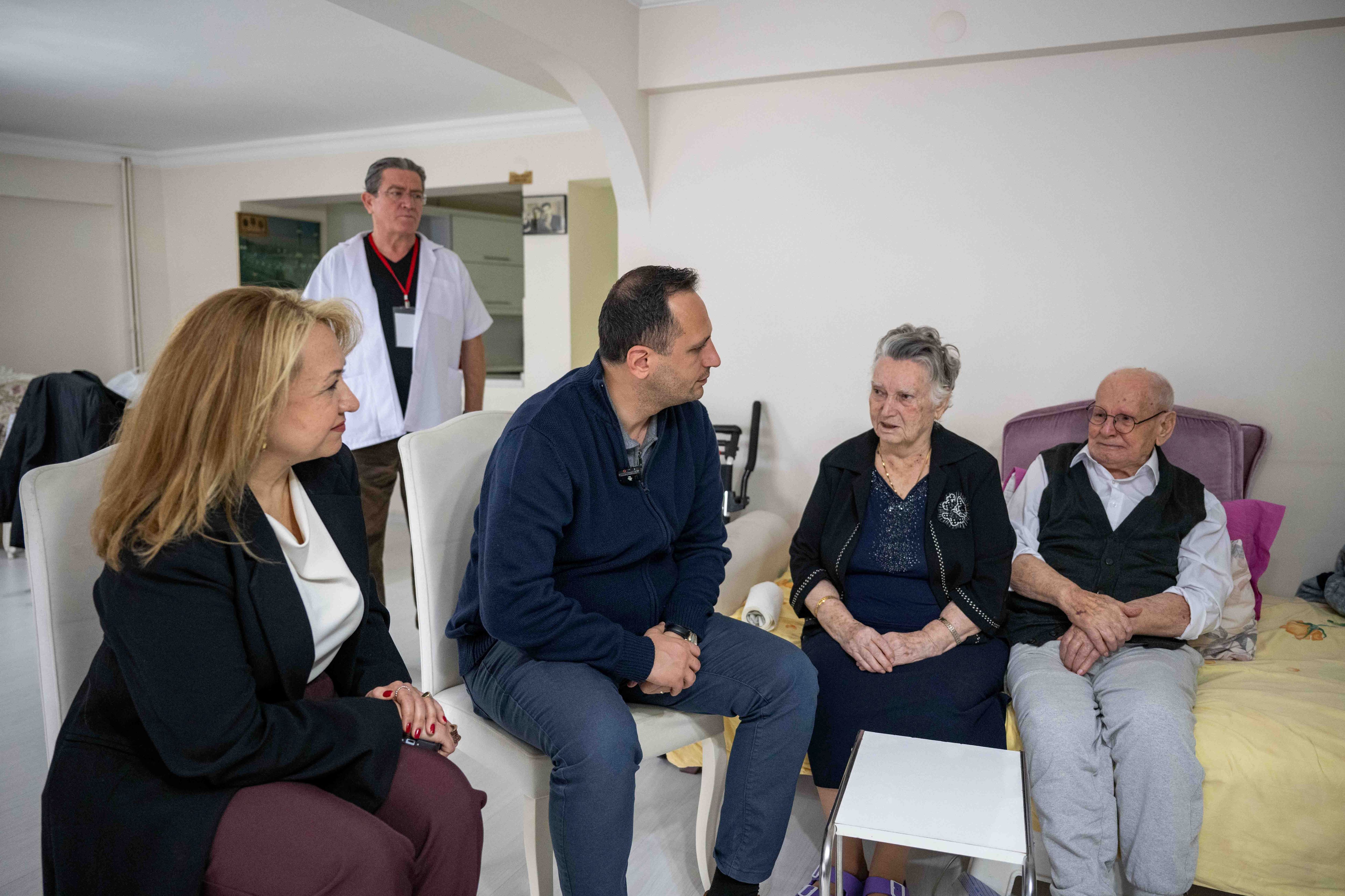 Bornova'da Sevgililer Günü’nde Vefa Ve Şefkat Buluşması (2)