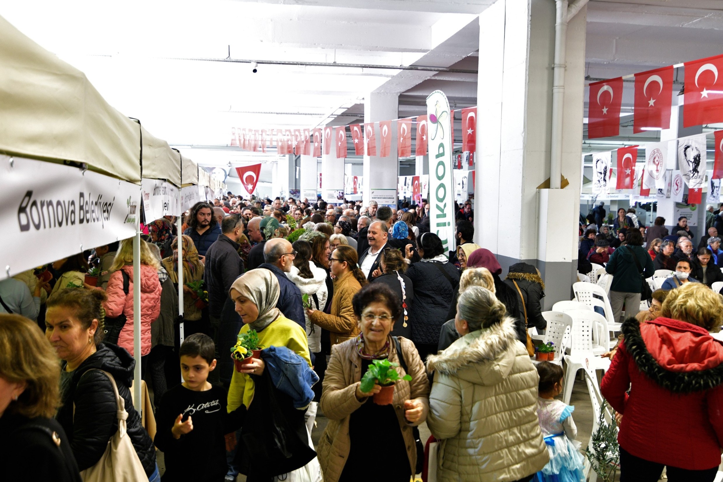 Bornova’da Tohum Takasıyla Üretim Kültürü Yeniden Hayat Buldu (1)