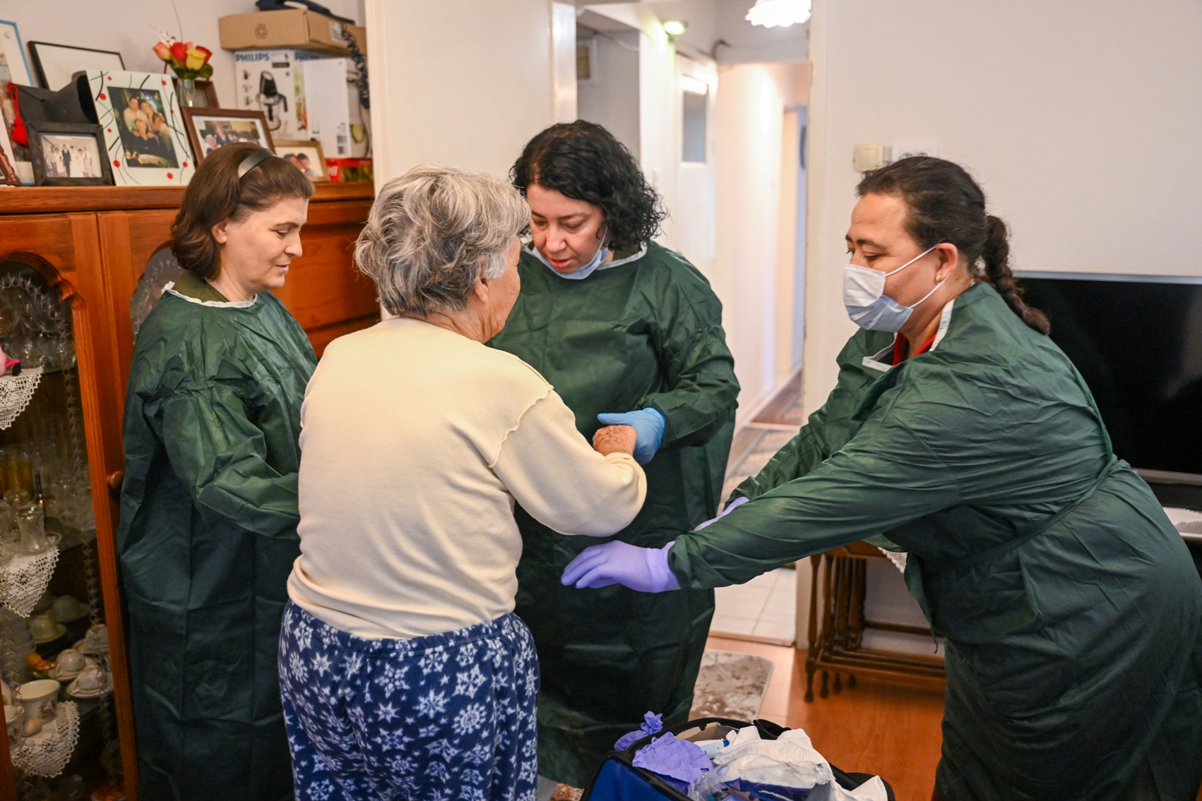 Bornova'da Ücretsiz Hizmetler Yüzleri Güldürüyor (4)
