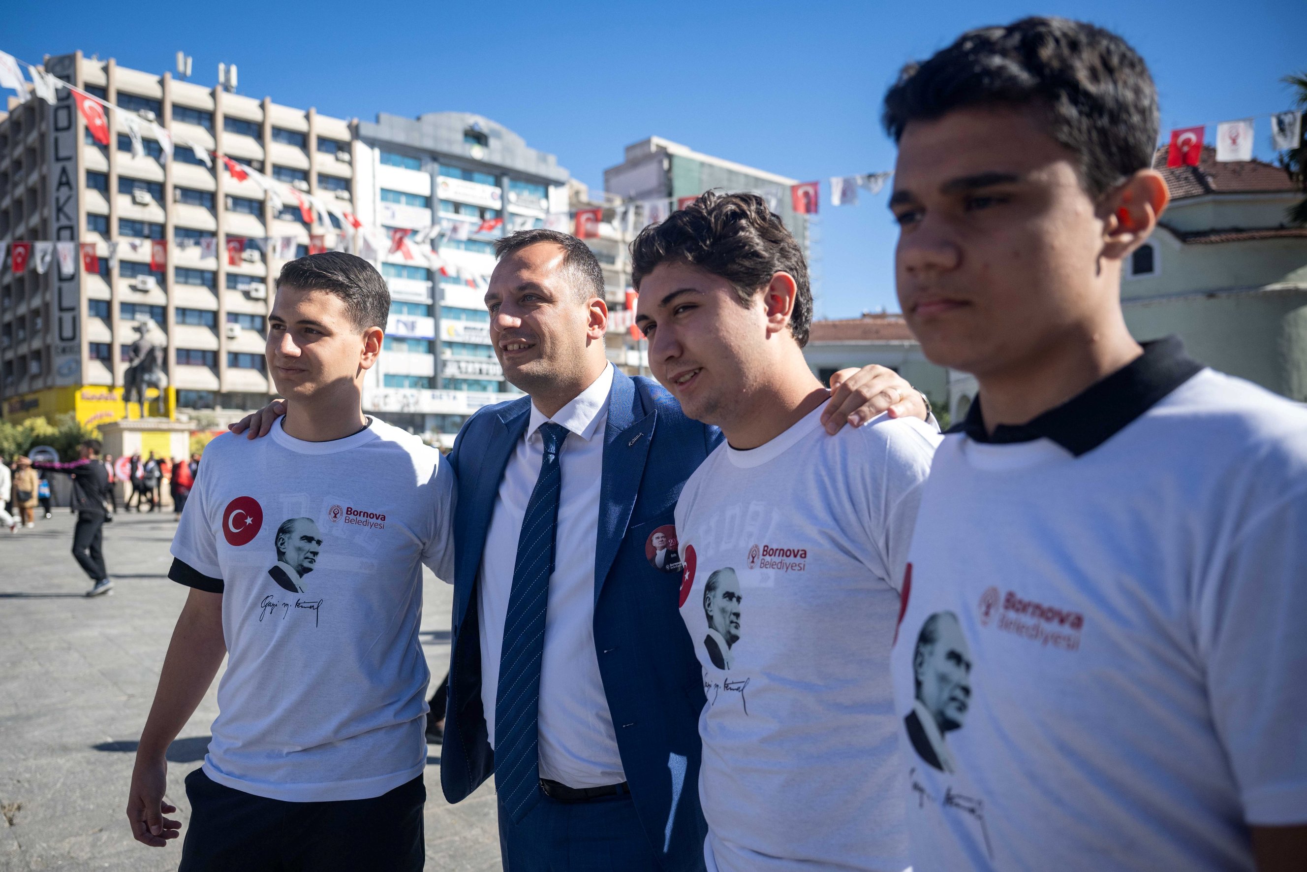 Bornova’da Üniversitelilere Yeni Burs Modeli Altın Gelecek Başlıyor (1)