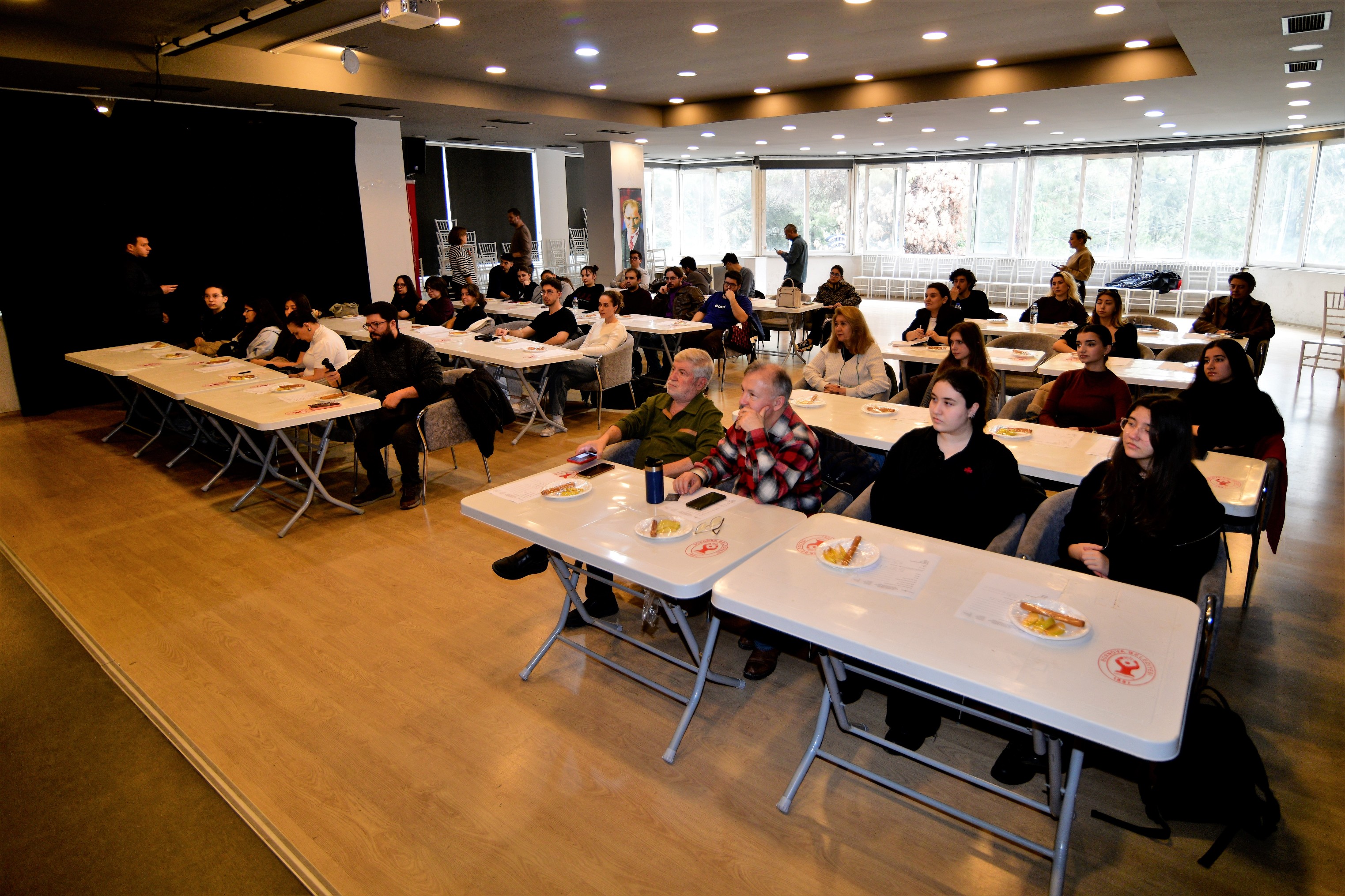 Bornova’da Zeytinyağı Kültürü Genç Kuşaklara Aktarılıyor (6)