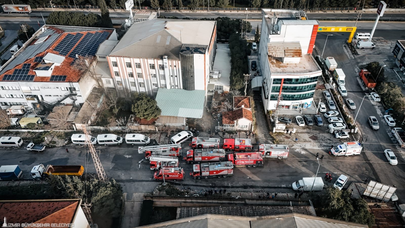 Bornova’daki Fabrika Yangını Söndürüldü 11