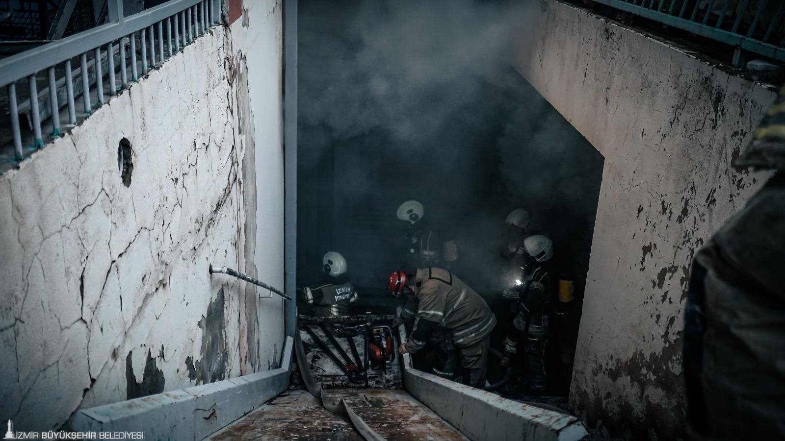 Bornova’daki Fabrika Yangını Söndürüldü 33