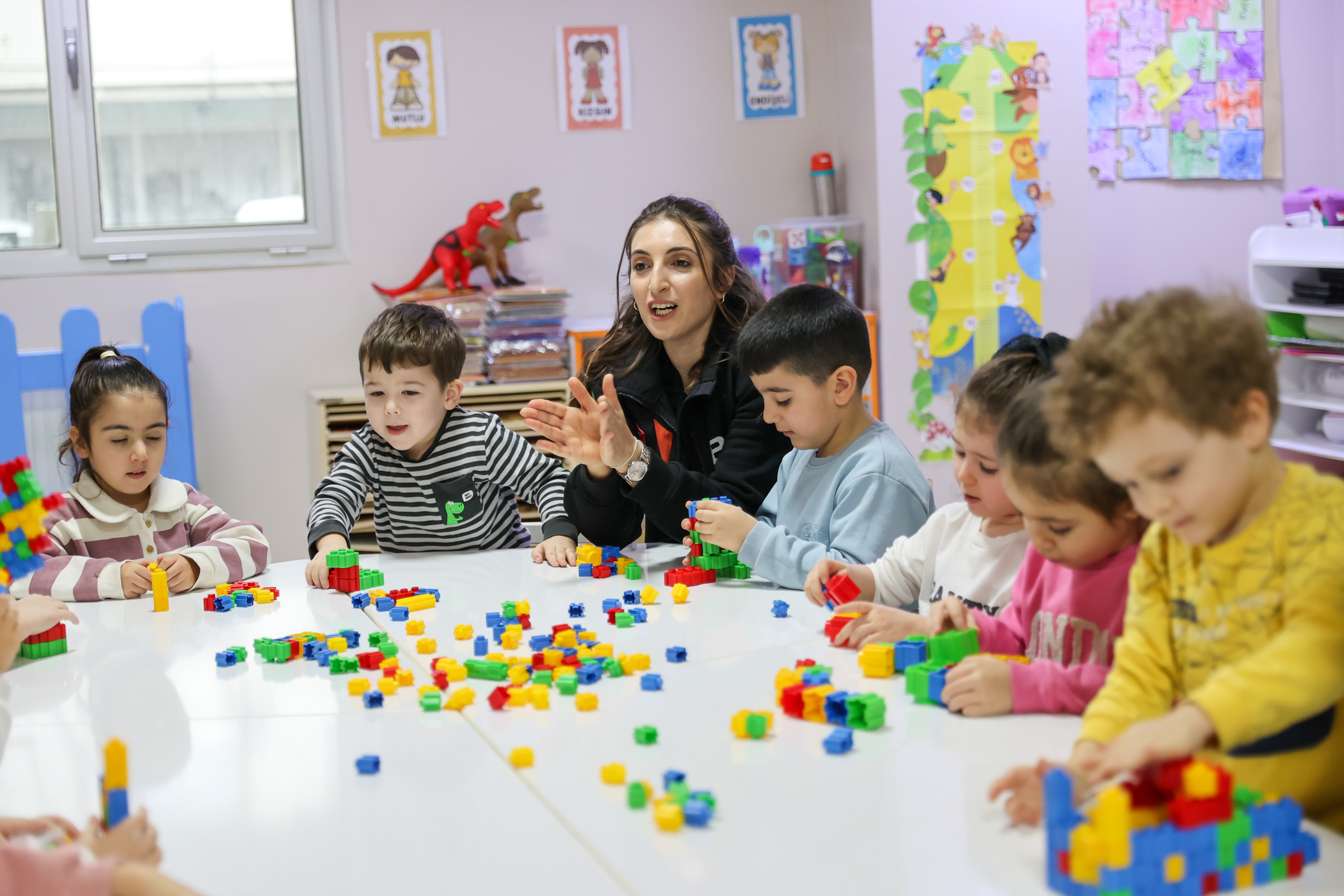 Buca Belediyesi, Afetlere Karşı Dirençli Bir Kent Oluşturma Hedefi Kapsamında Eğitim Çalışmalarını Çınar Anaokullarında Sürdürdü. (3)