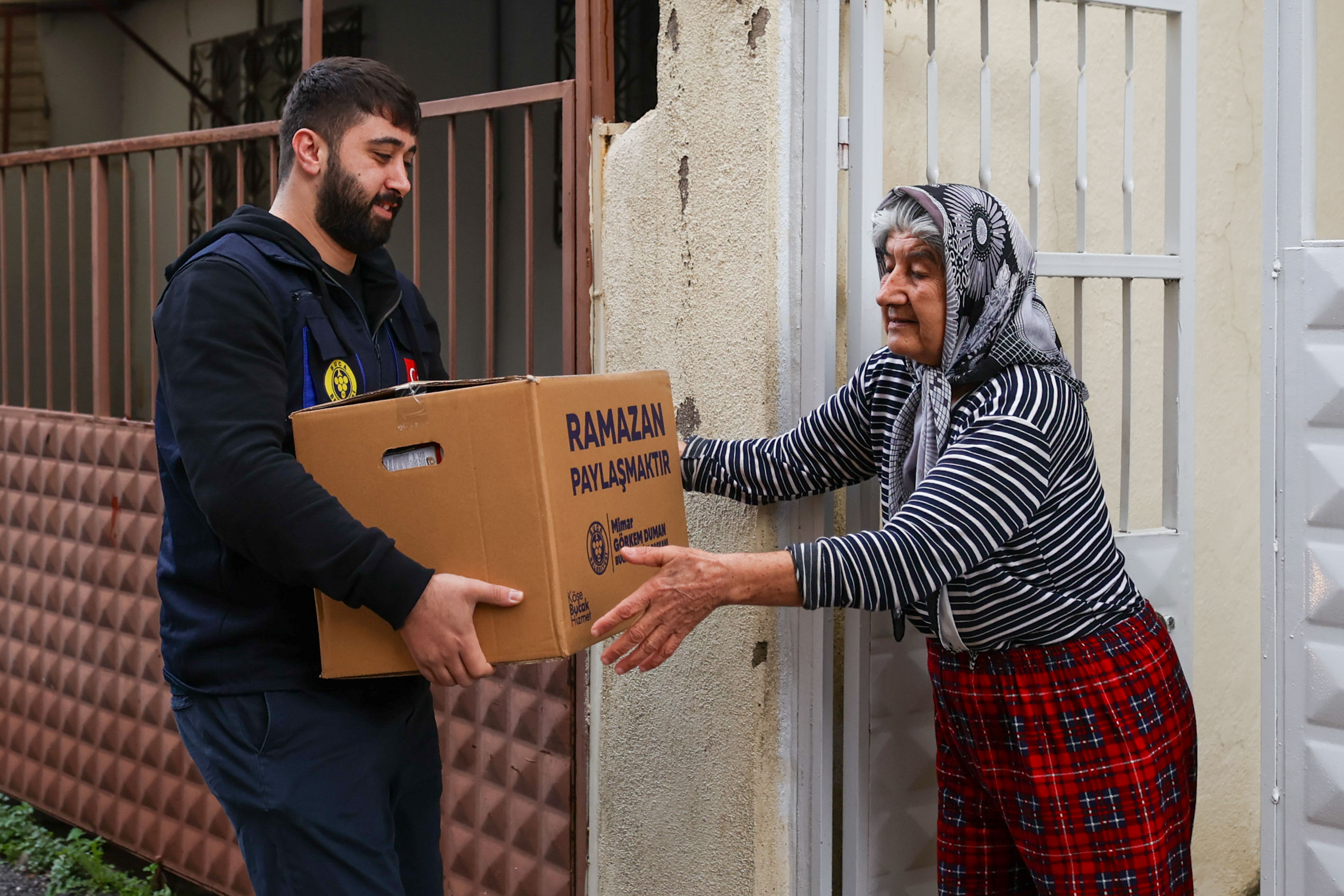 Buca’da Ramazan Seferberliği Sofralar Boş Kalmayacak (6)
