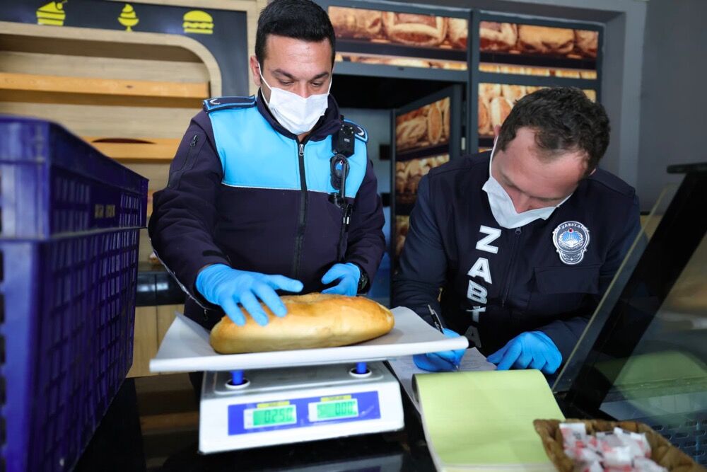 Çeşme Belediyesi, Ilçe Genelinde Faaliyet Gösteren Fırınlarda Kapsamlı Bir Denetim Gerçekleştirdi. (7)