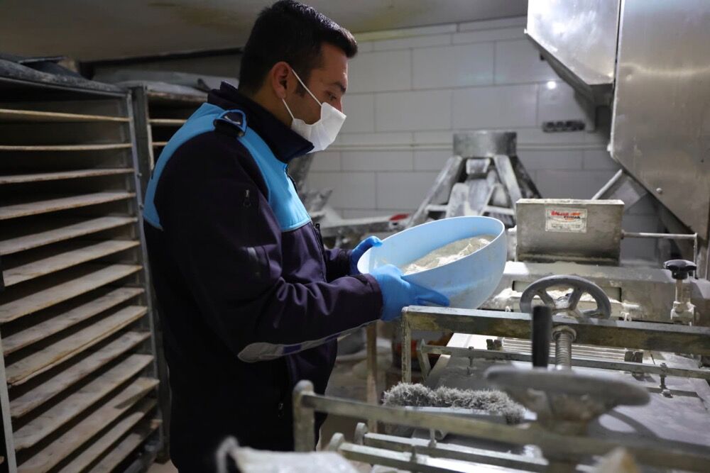 Çeşme Belediyesi, Ilçe Genelinde Faaliyet Gösteren Fırınlarda Kapsamlı Bir Denetim Gerçekleştirdi. (8)