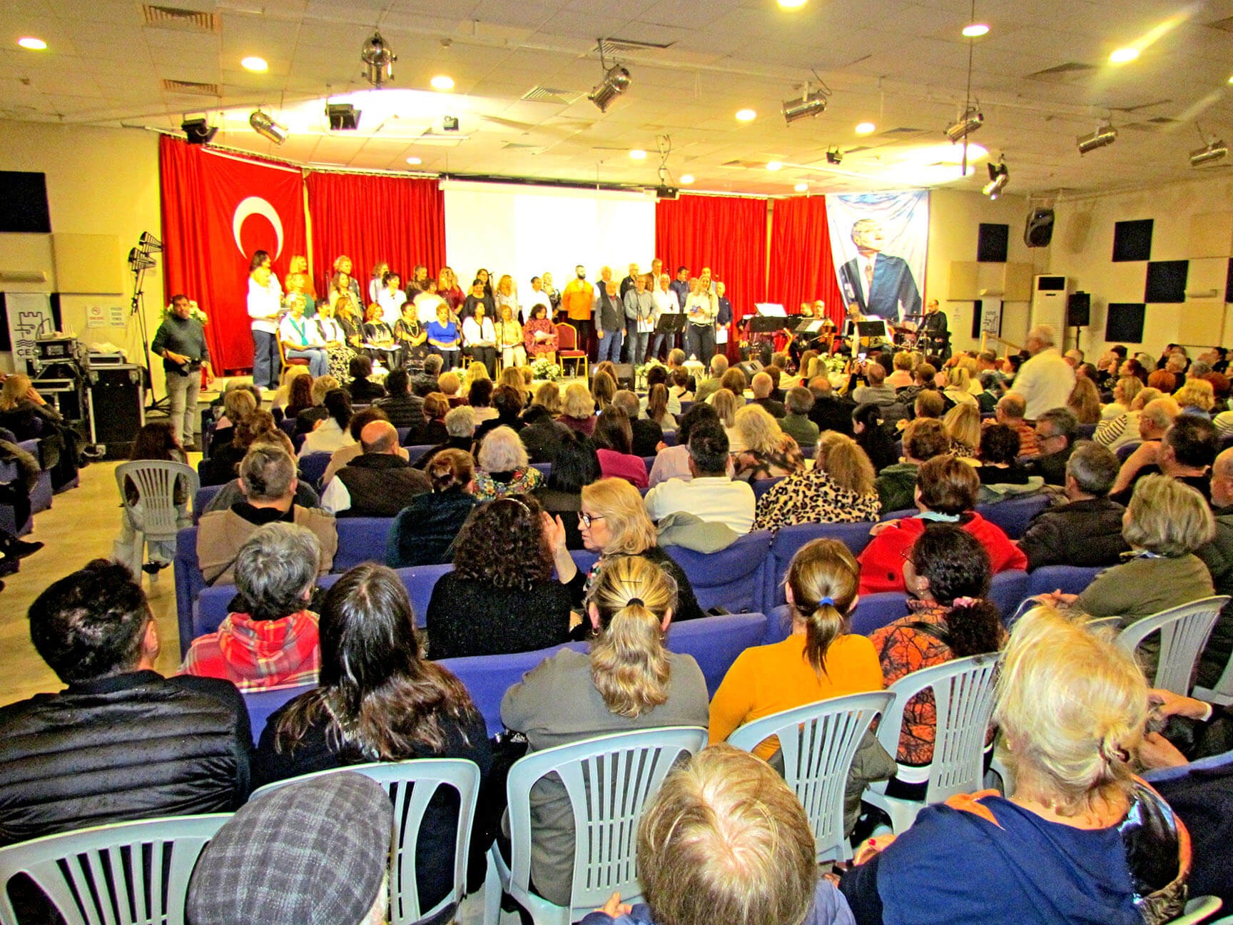 Çeşme’de Salonu Dolduran Gece (5)