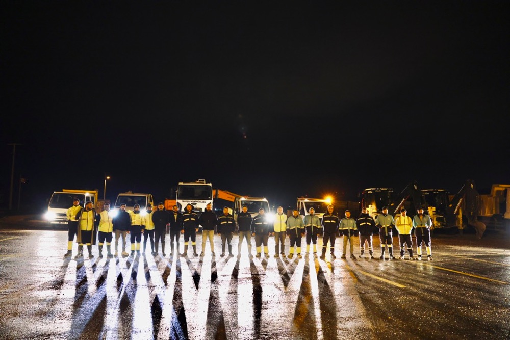 Çeşme’de Şiddetli Yağışa Karşı Kesintisiz Mücadelephoto 2026 02 02 09 48 23