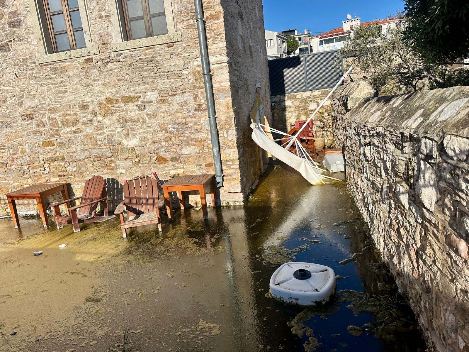 Çeşme’nin Tarihi Pargalı İbrahim Paşa Hamamı Kaderine Terk Edildi (1)