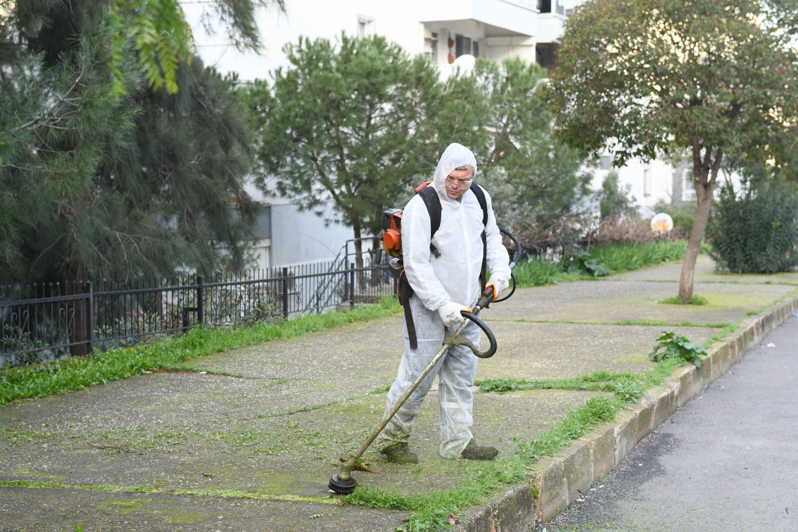 Çiğli’de 26 Mahallede Temizlik Mesaisi (4)