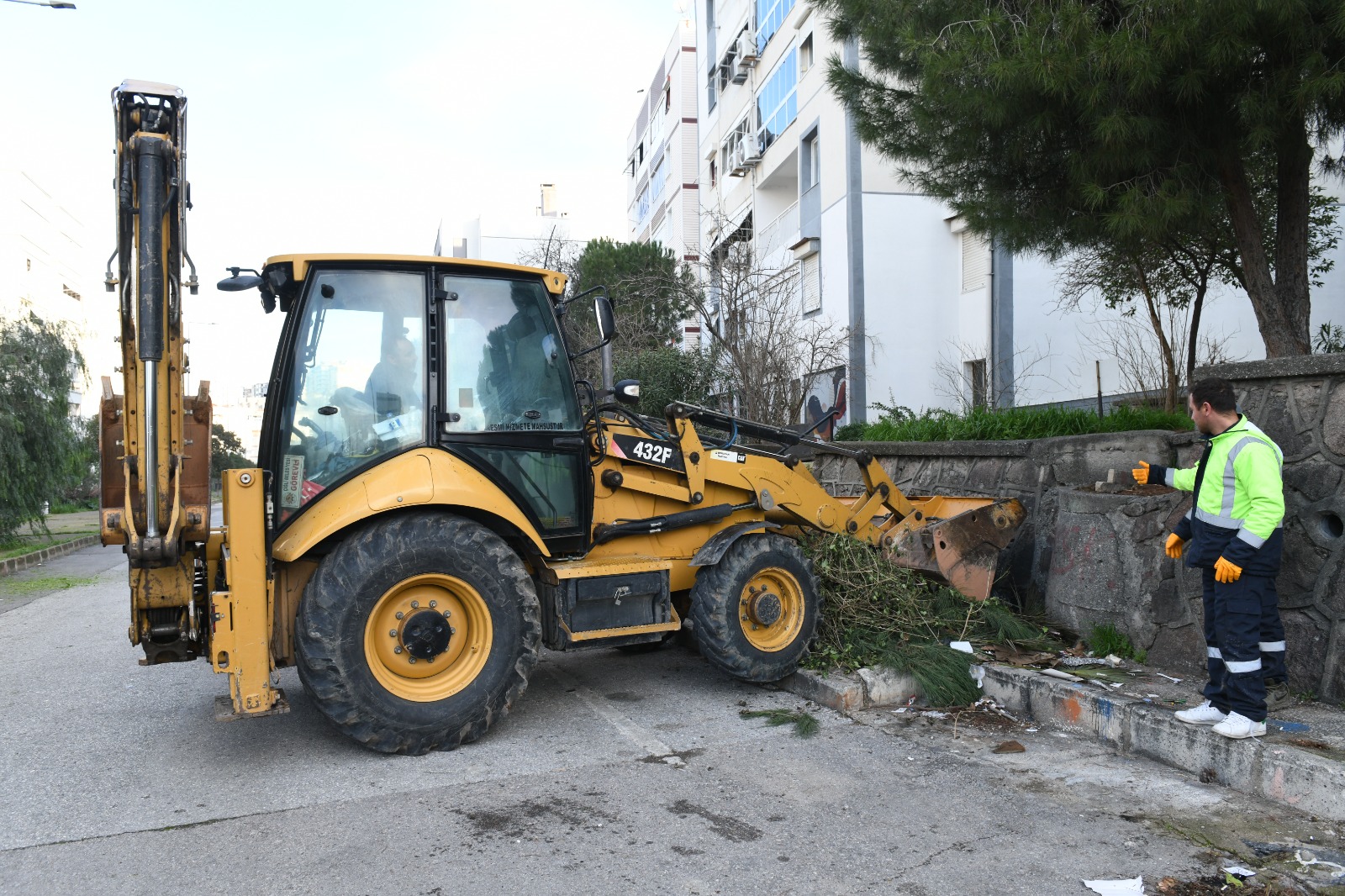 Çiğli’de 26 Mahallede Temizlik Mesaisi (6)