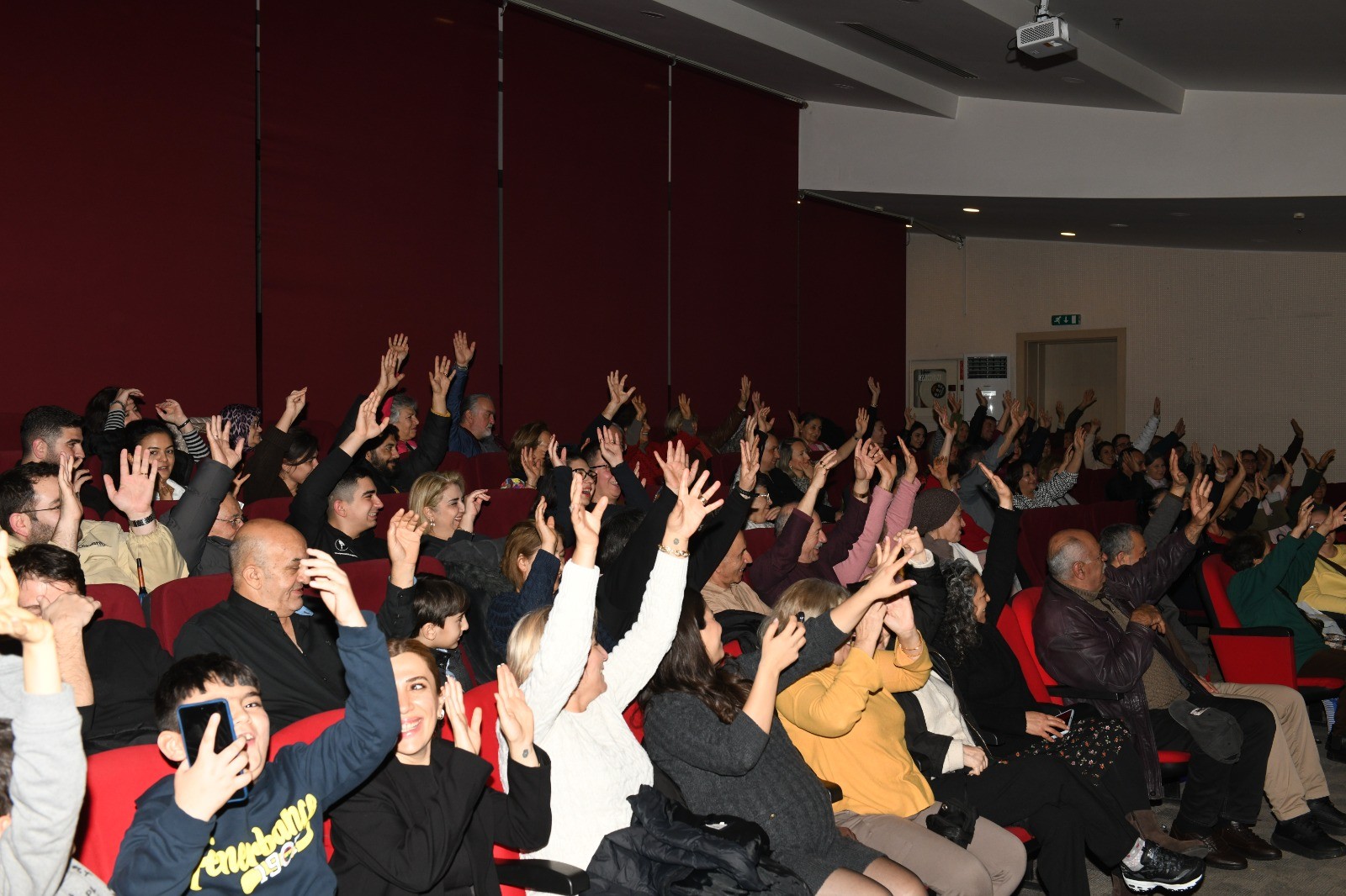 Çiğli’de Sevgililer Günü Haftası Kahkaha Ve Aşkla Geçti (2)
