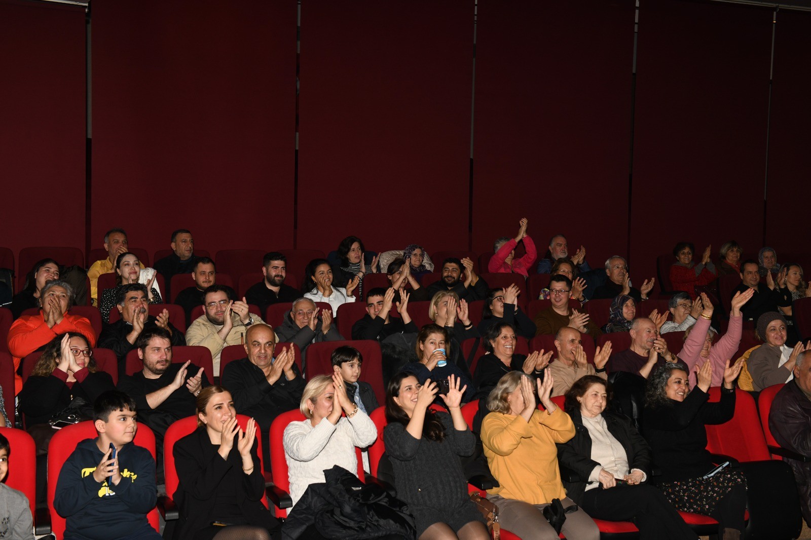 Çiğli’de Sevgililer Günü Haftası Kahkaha Ve Aşkla Geçti (5)