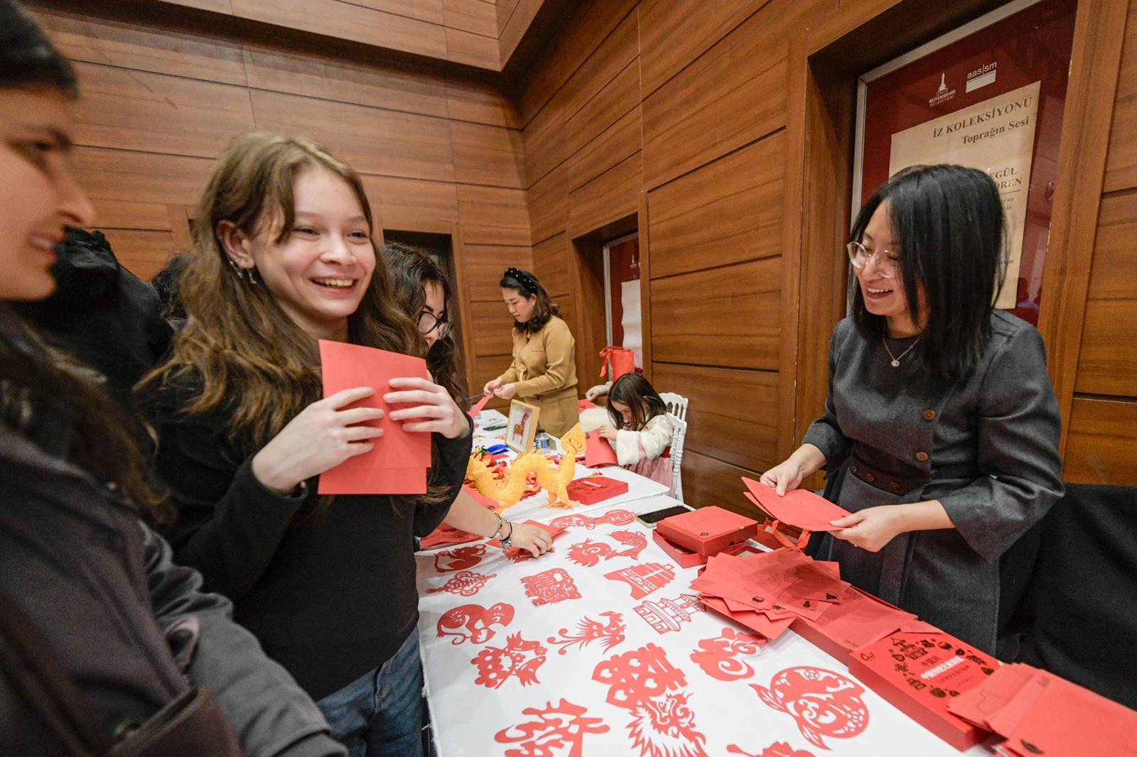 Çin Yeni Yılı İzmir’de Coşkuyla Kutlandı (9)