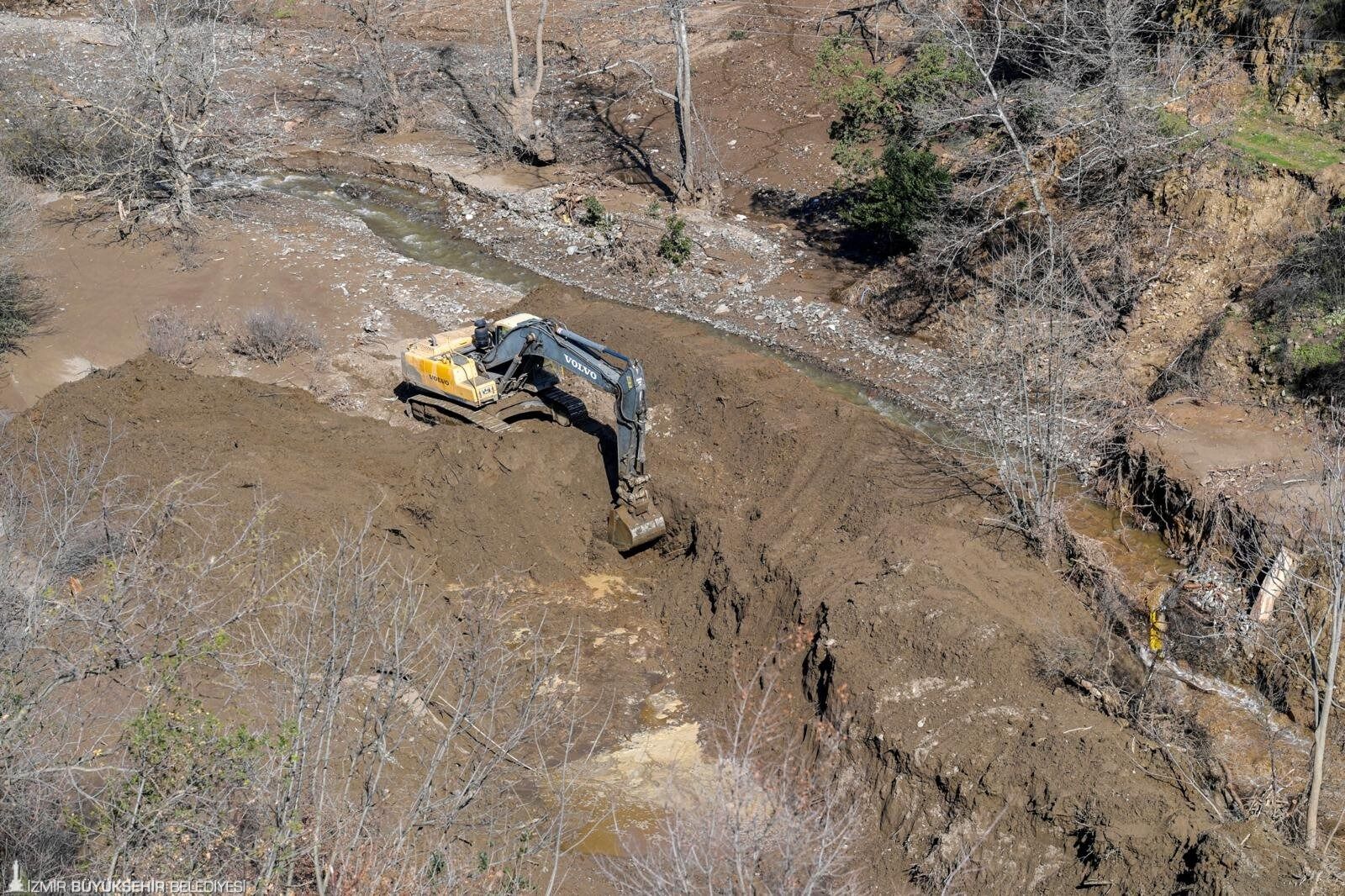 Çöken Yolda Çalışmalar Başladı 33