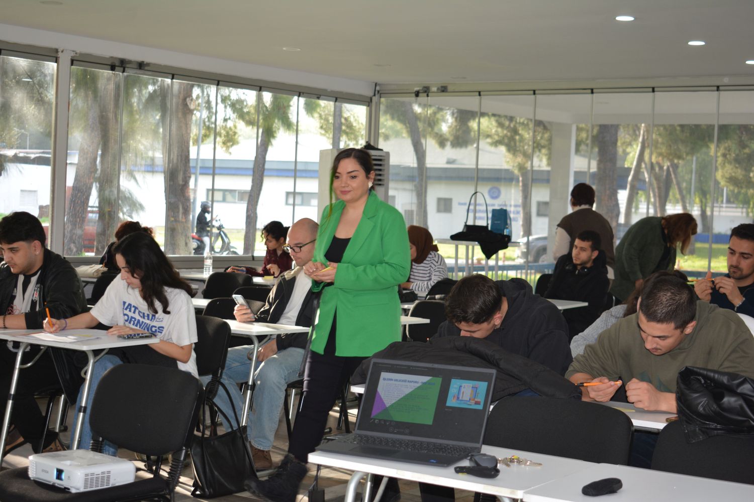 Ege Üniversitesi Öğrencileri Iş Dünyasına Hazırlanıyor! (1)