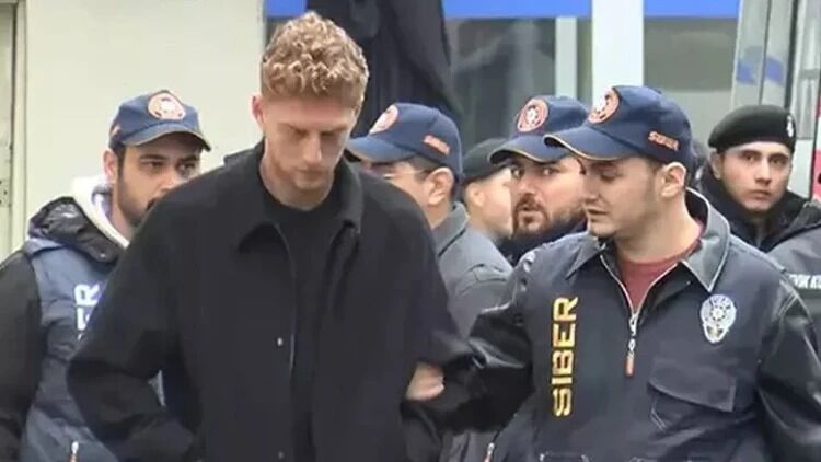 Galatasaraylı Futbolcuya 13 Yıla Kadar Hapis Talebi! (1)