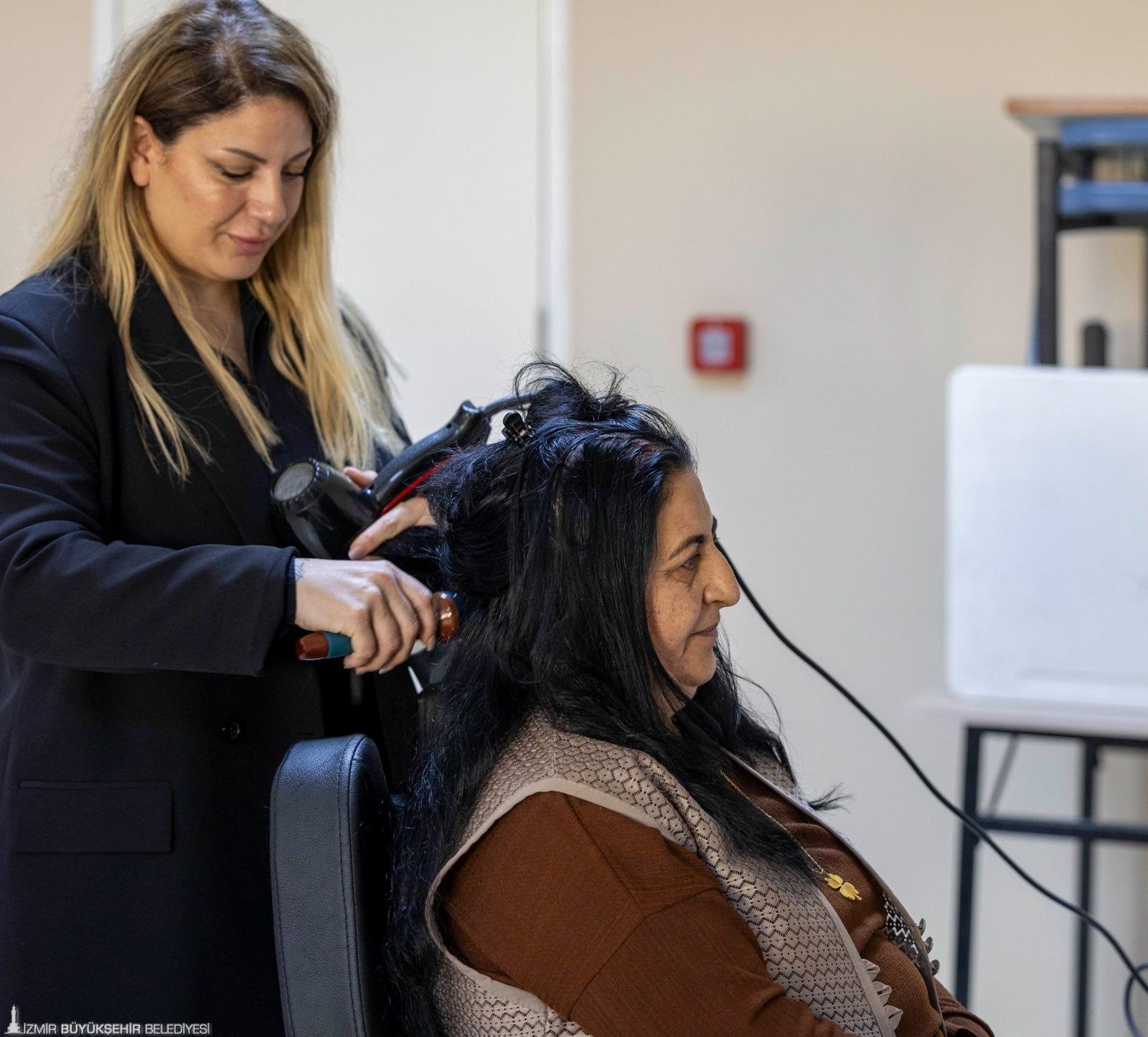 Hem Saçlar Hem Kadınlar Güçleniyor