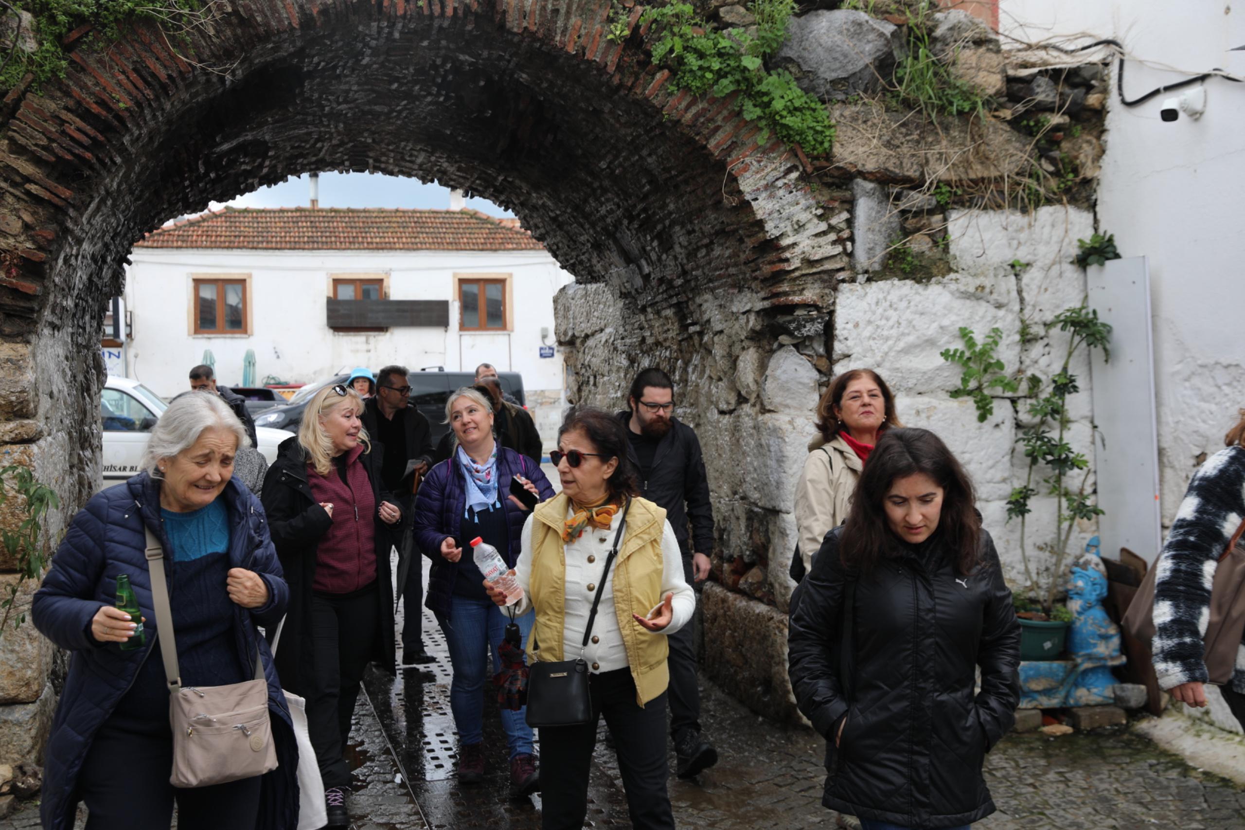 5 profesyonel rehber Seferihisar’da buluştu