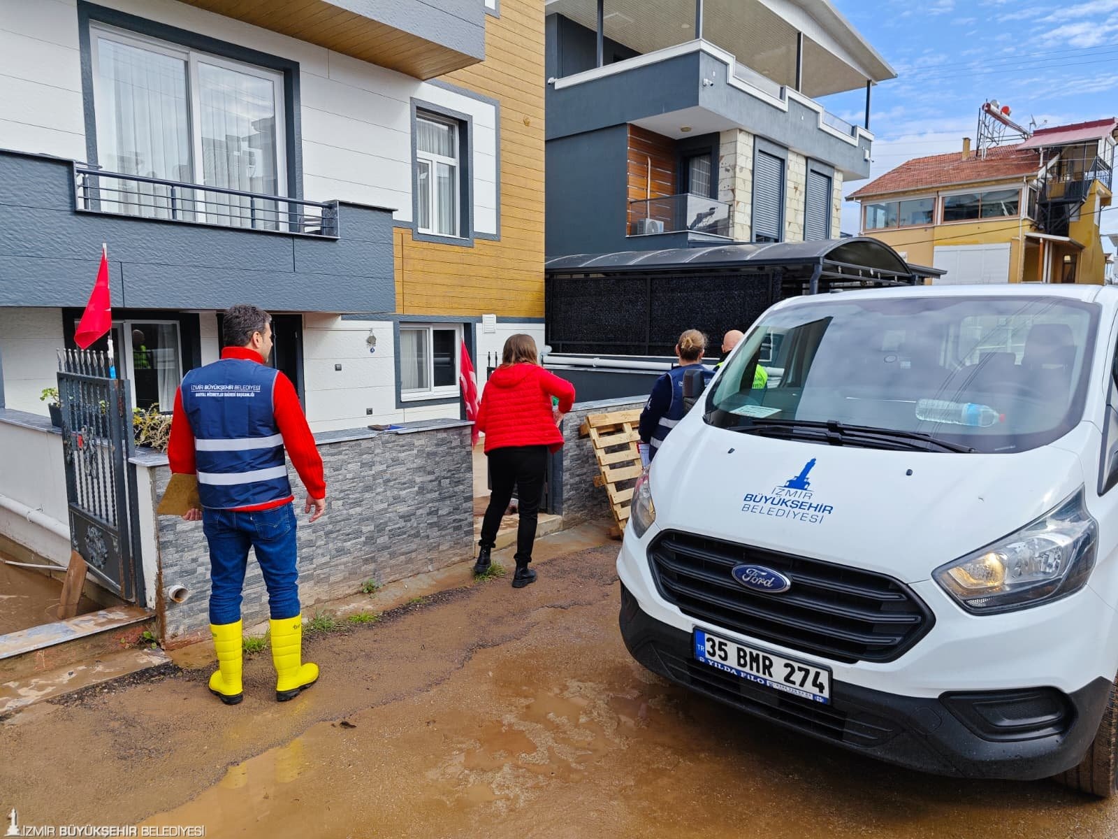 İzmir, 6 Günde Şubat Ayı Ortalamasını Aştı 33