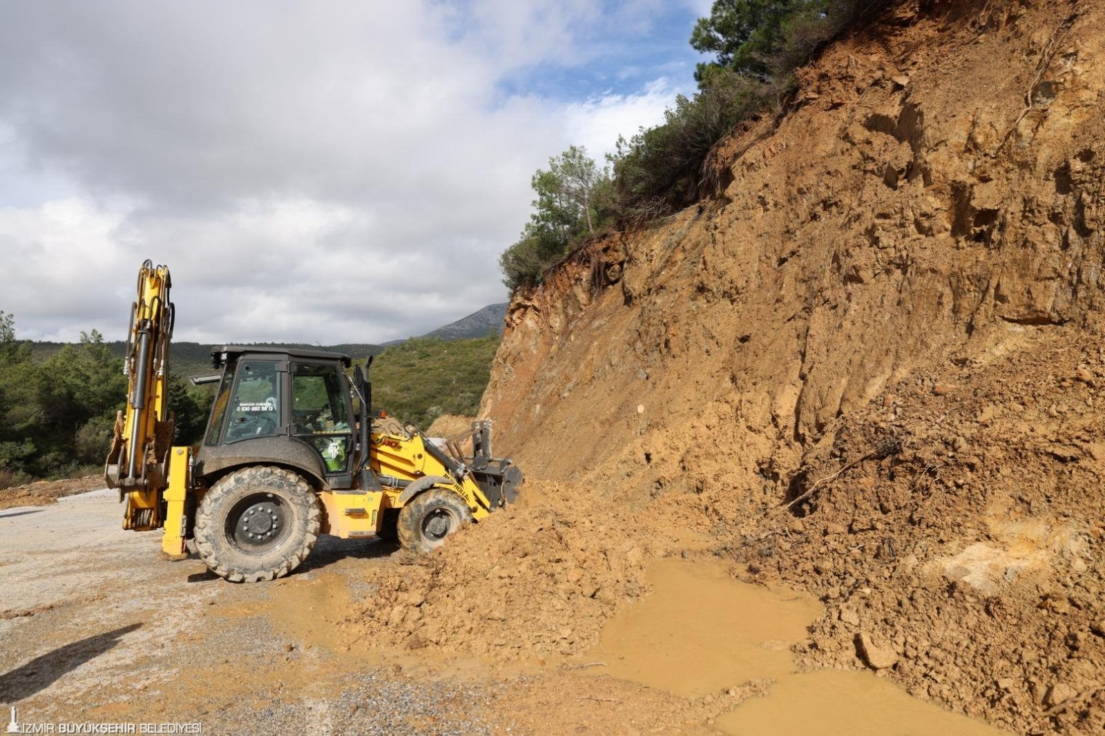 İzmir Büyükşehir Belediyesi’nin Yağış Seferberliği Sürüyor 22