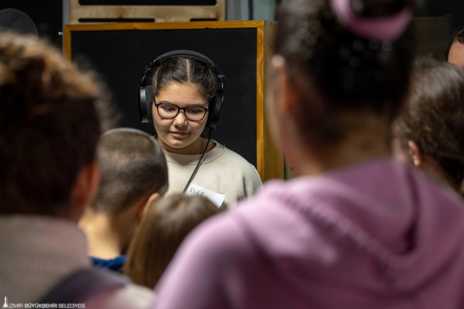 İzmir Çocuk Meclisi Üyeleri Stüdyoda Podcast Yaptı