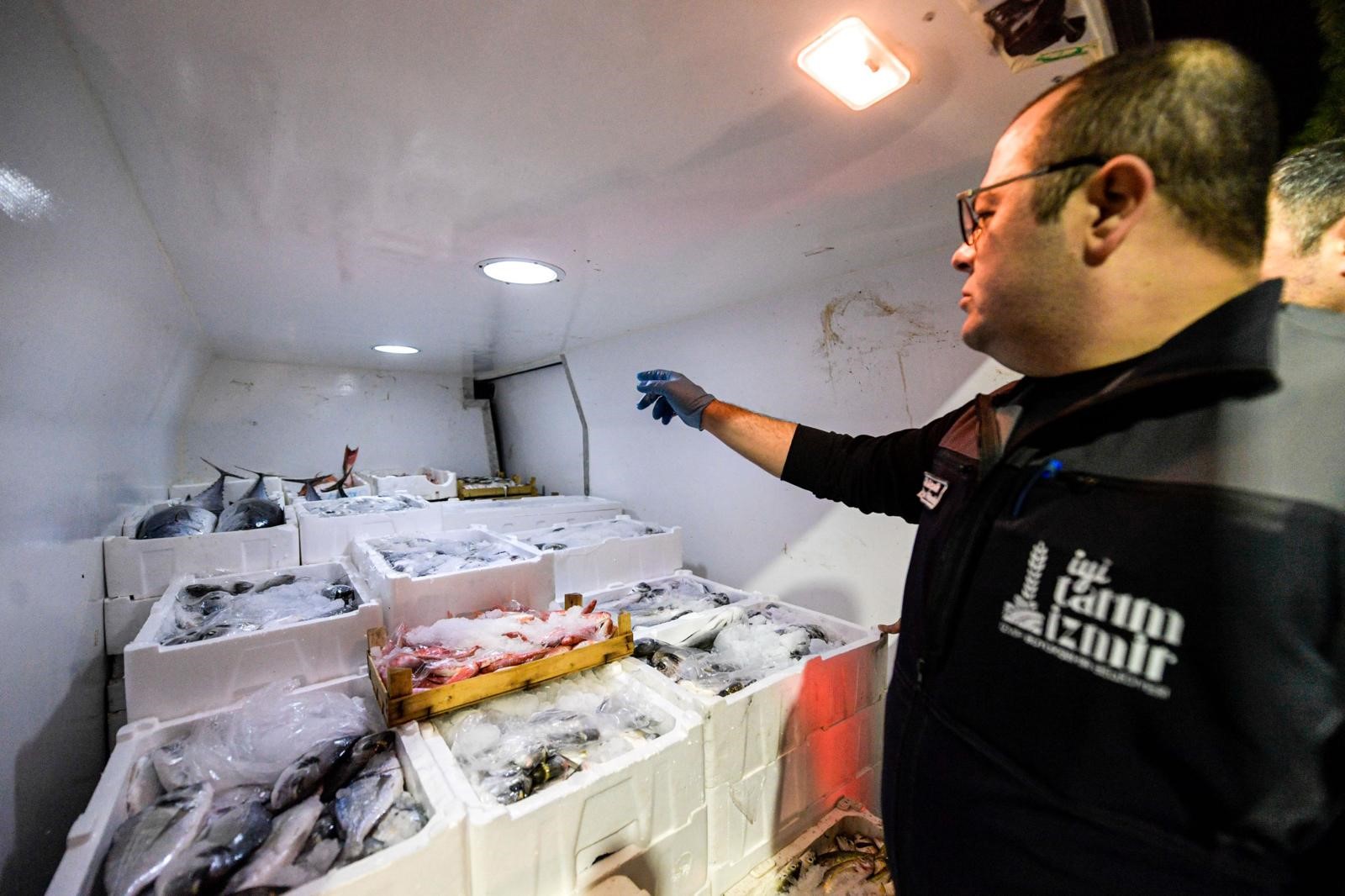 İzmir Su Ürünleri Hali Rekor Kırdı (2)