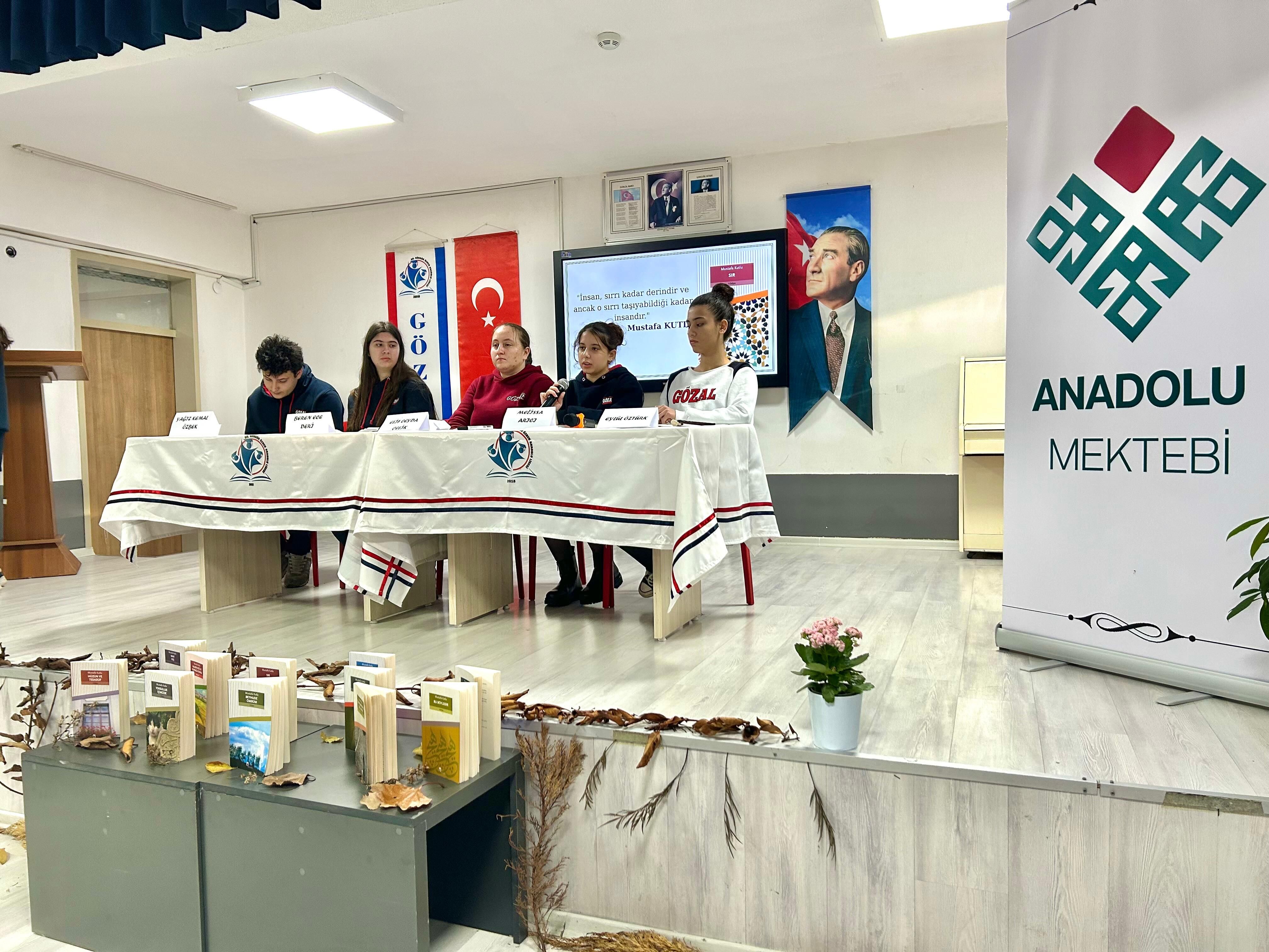 İzmir’de Anadolu Mektebi Yazar Okumaları Kapsamında Mustafa Kutlu Eserleri Okul Panelinde Tartışıldı (1)