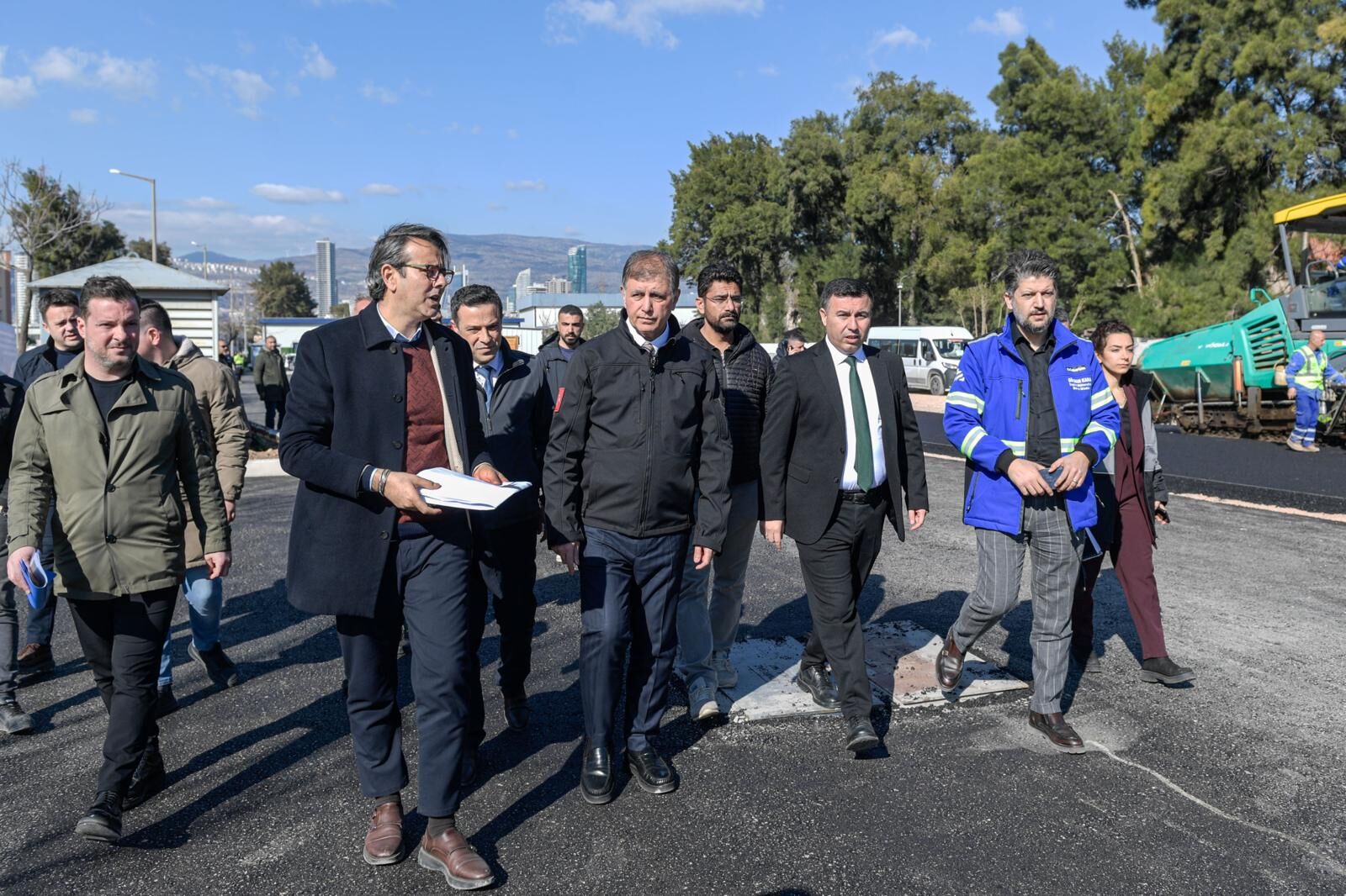 İzmir’de Asfalt Seferberliği Tam Gaz Sürüyor (9)