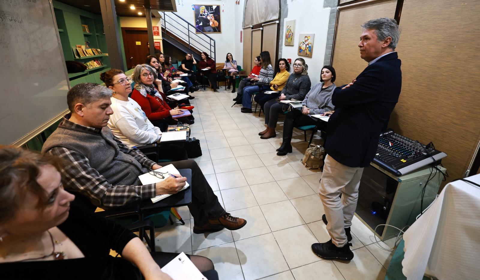 İzmir’de Edebiyat Ve Müzik Bir Araya Geliyor. (2)