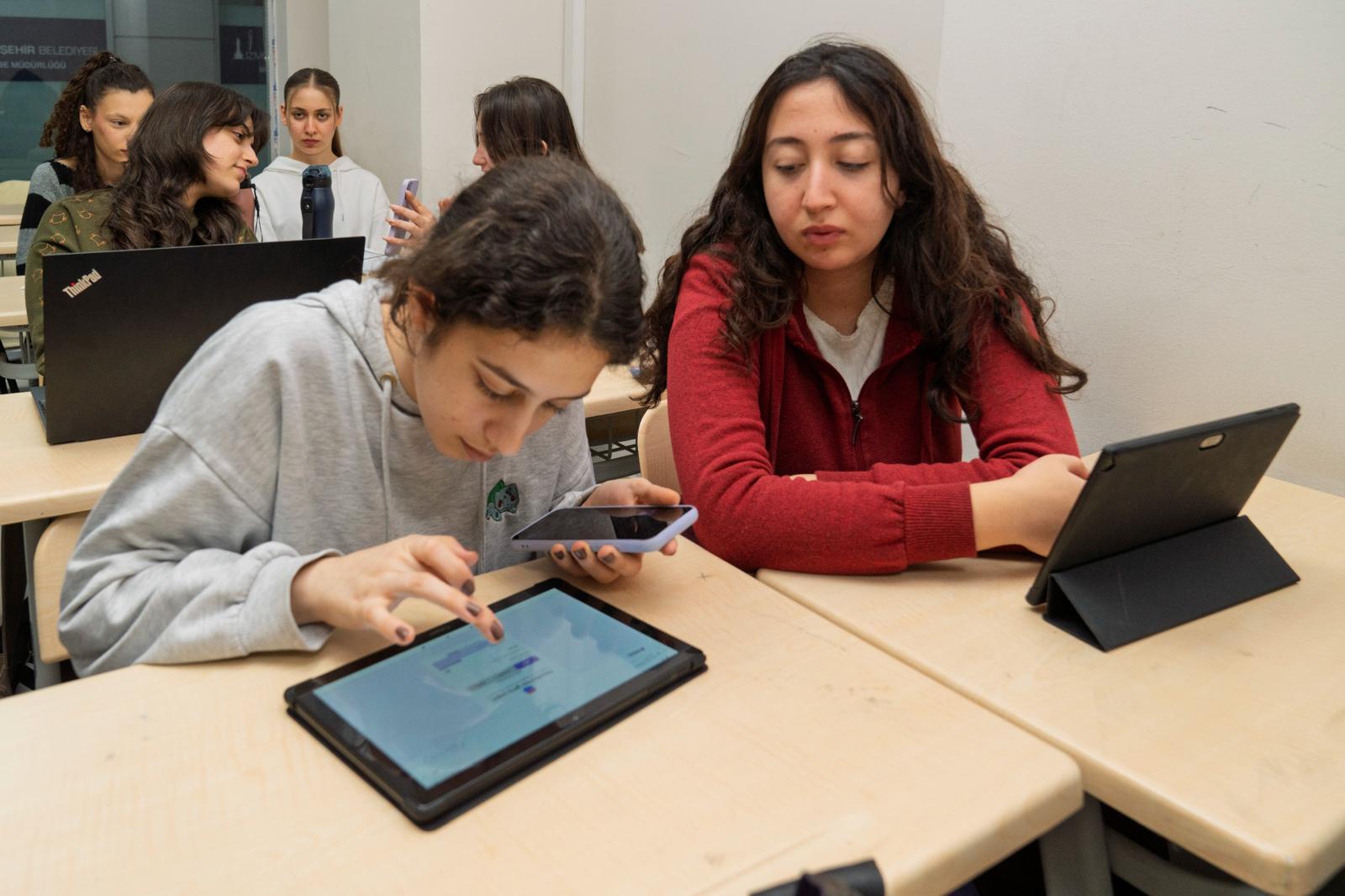 İzmir’de Lgs Ve Yks Adaylarına Yapay Zeka Ile Matematik Desteği (1)