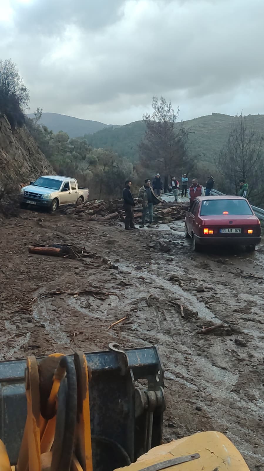 İzmir’de Rekor Yağış! Bozdağ’da Metrekareye 200 Kilo Düştü (3)