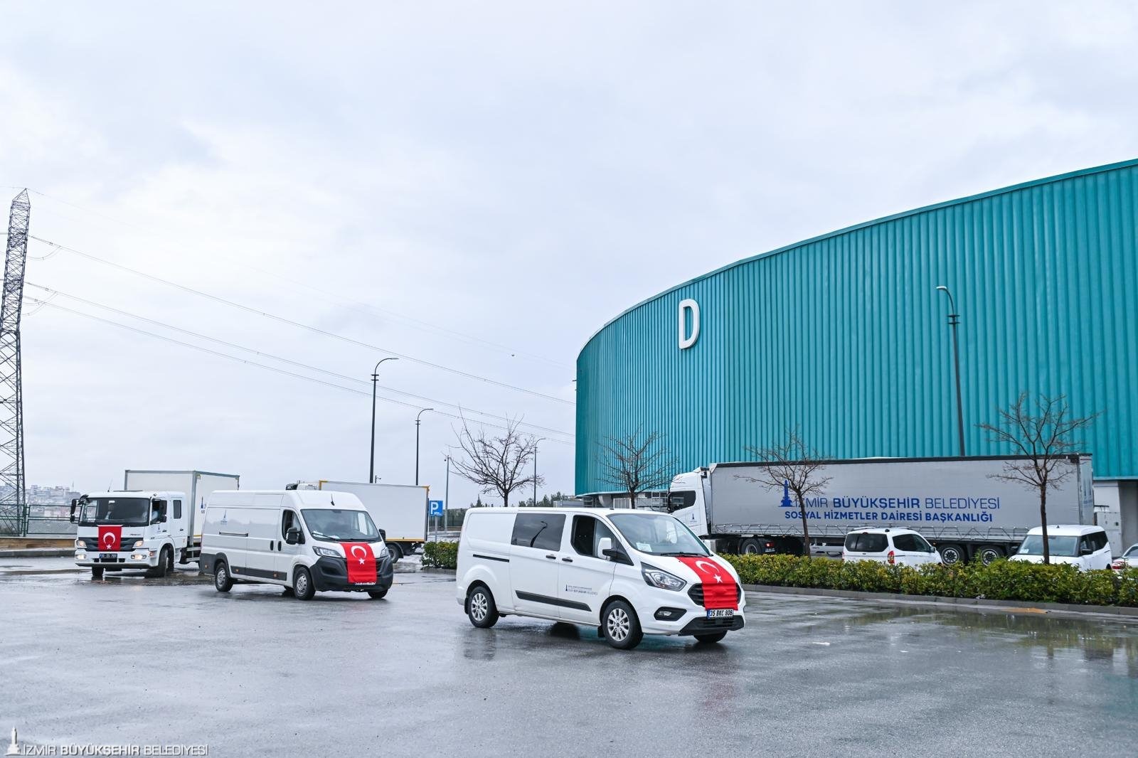 İzmir’den Deprem Bölgesine Umut Yüklü Yardım Konvoyu 11