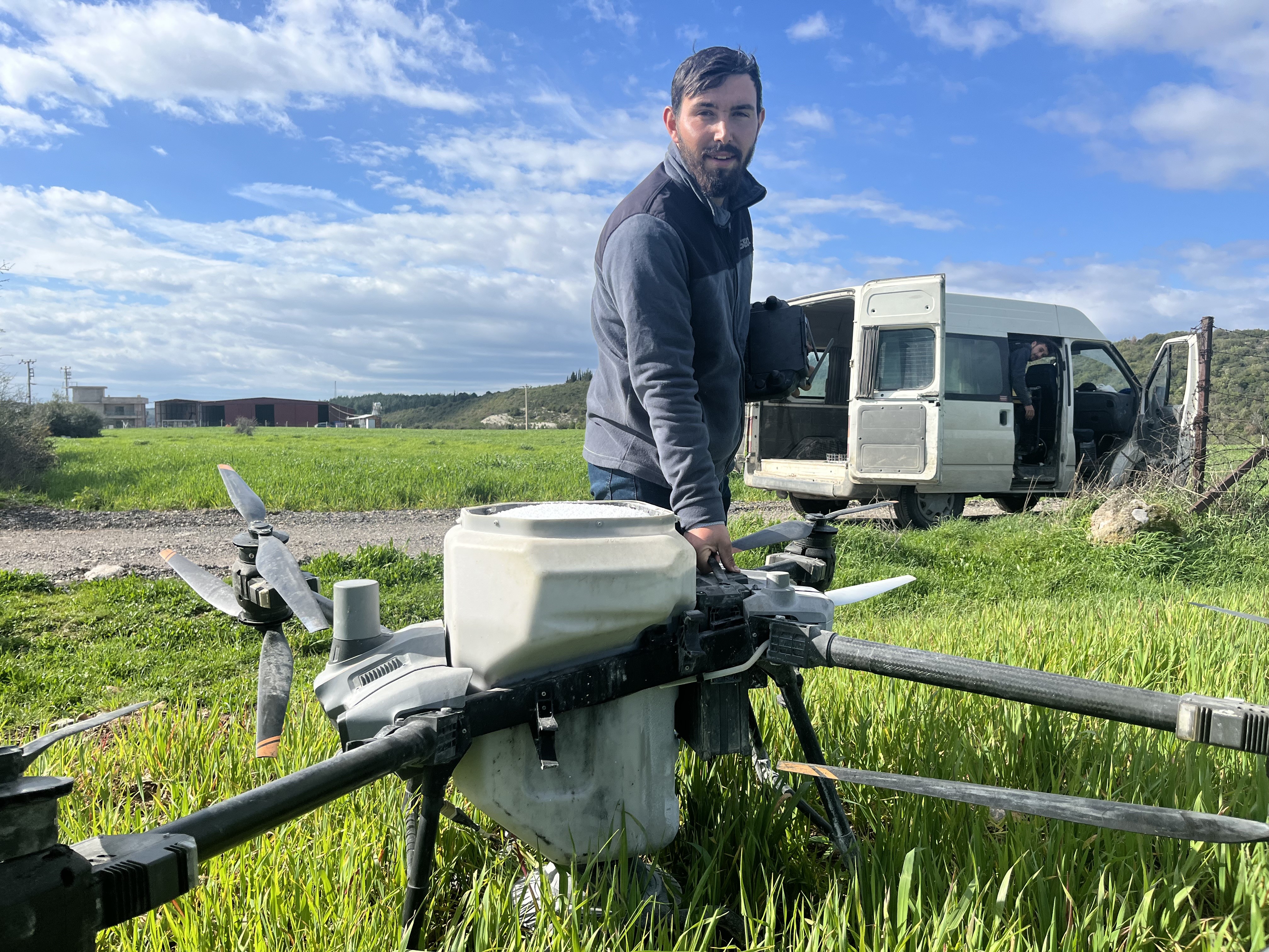 İzmir'i Sağanak Vurdu, Çiftçi Çözümü Gökyüzünde Buldu! (4)