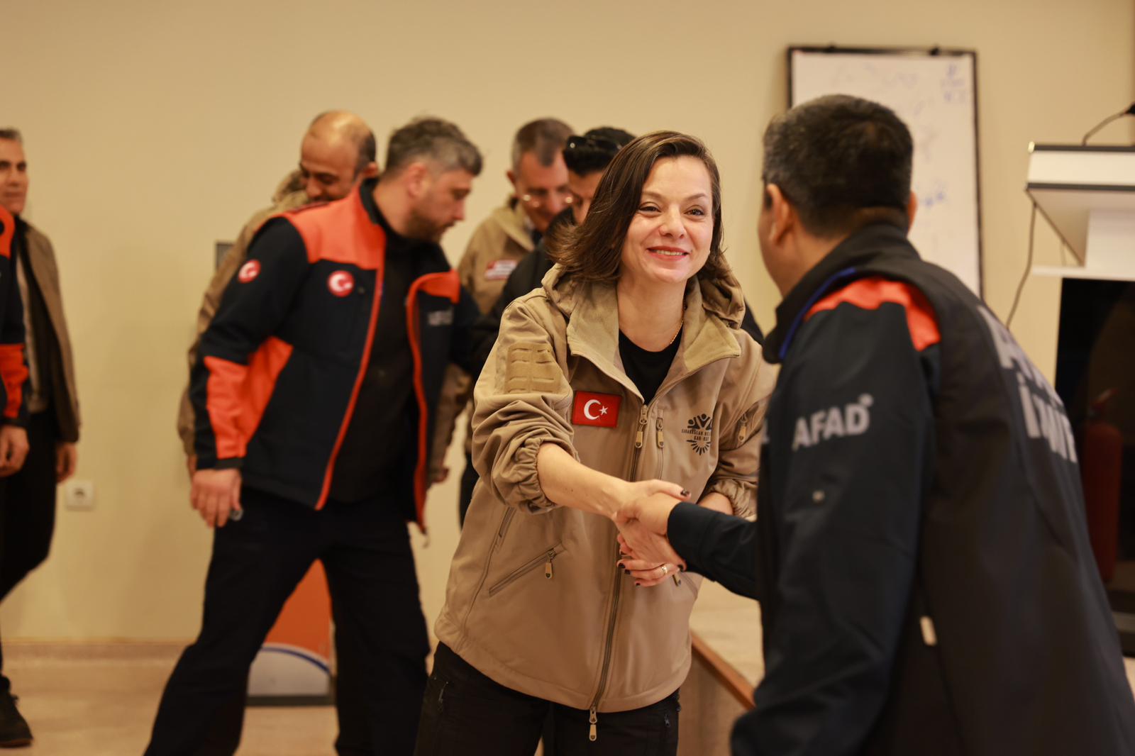 Karabağlar’da Afet Alarmı! Kar Kut Sahaya Indi (4)