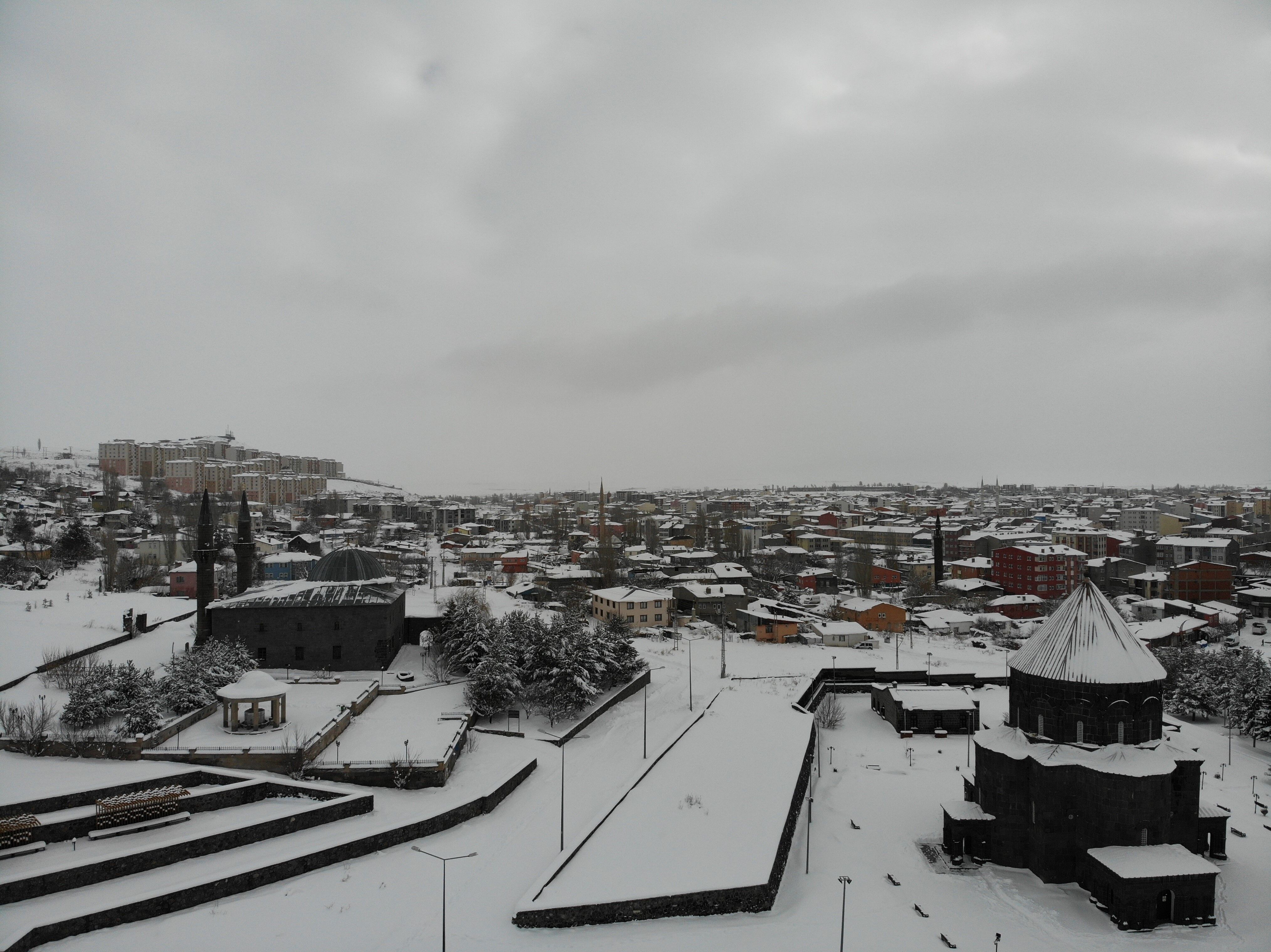 Kars Beyaza Gömüldü 70 Köy Yolu Kapandı (1)-1