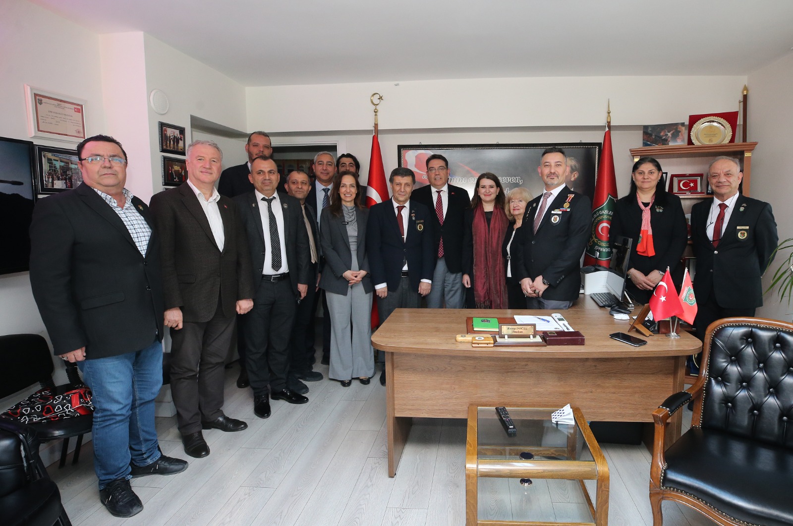 Karşıyaka’da Gaziler Ve Şehit Ailelerine Vefa Ziyareti (6)