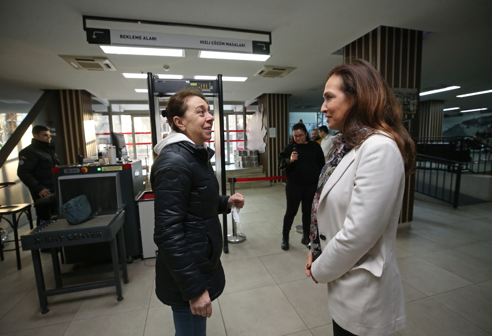 Karşıyaka'da Sabah Mesaisi Girişte Başladı (3)