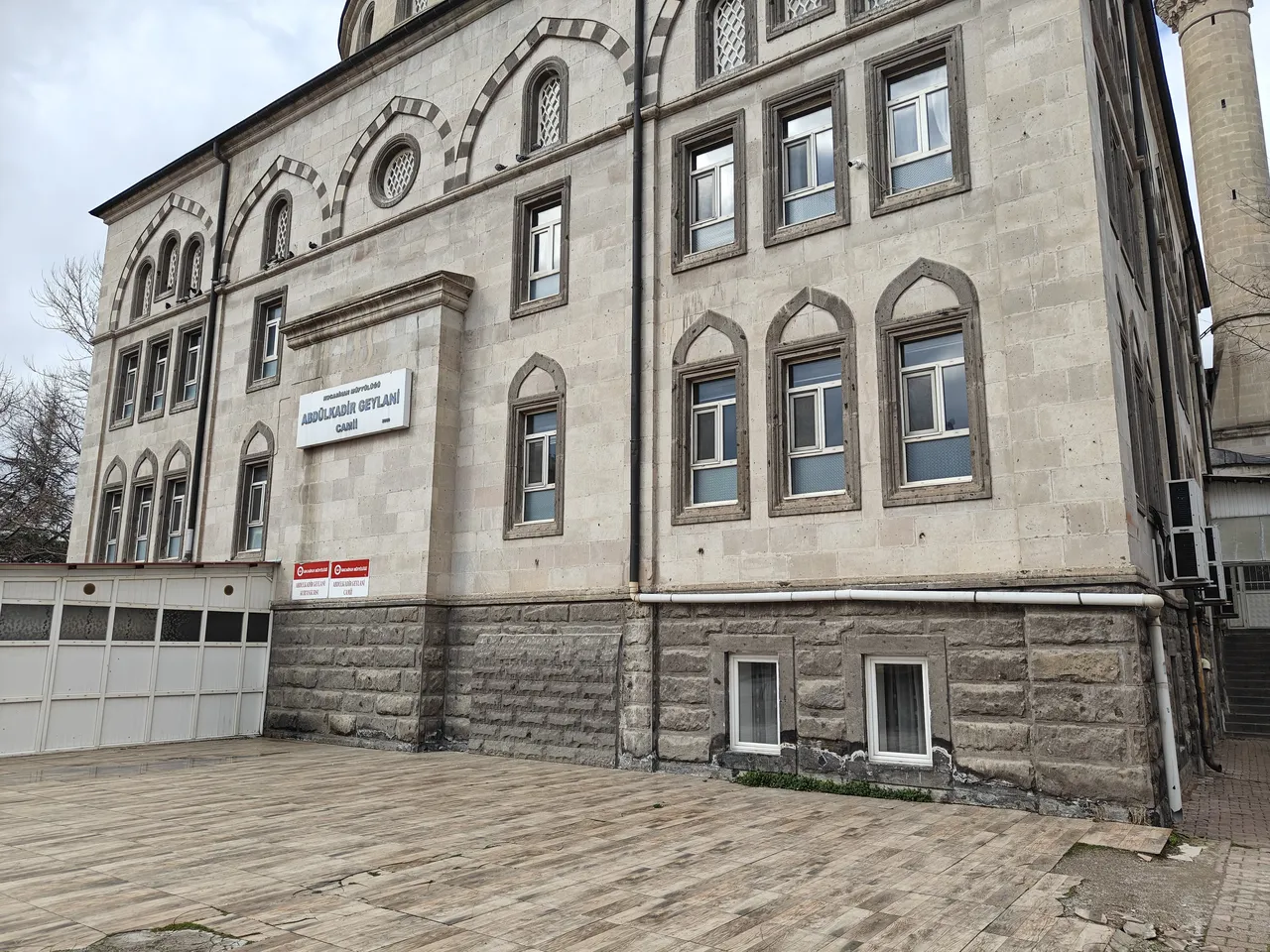 Kayseri'de Hayrete Düşüren Görüntüler3 Camiye Torpil Attı!