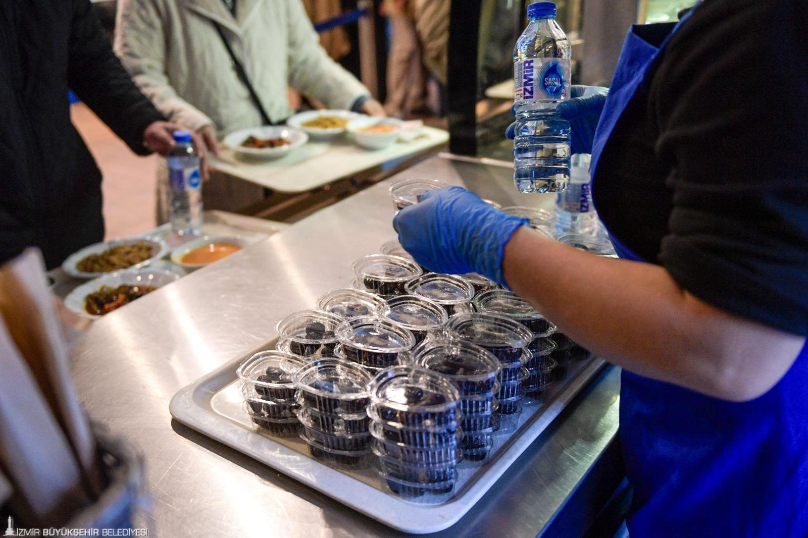 Kent Lokantaları Kapılarını İftar İçin Ücretsiz Açtı 11