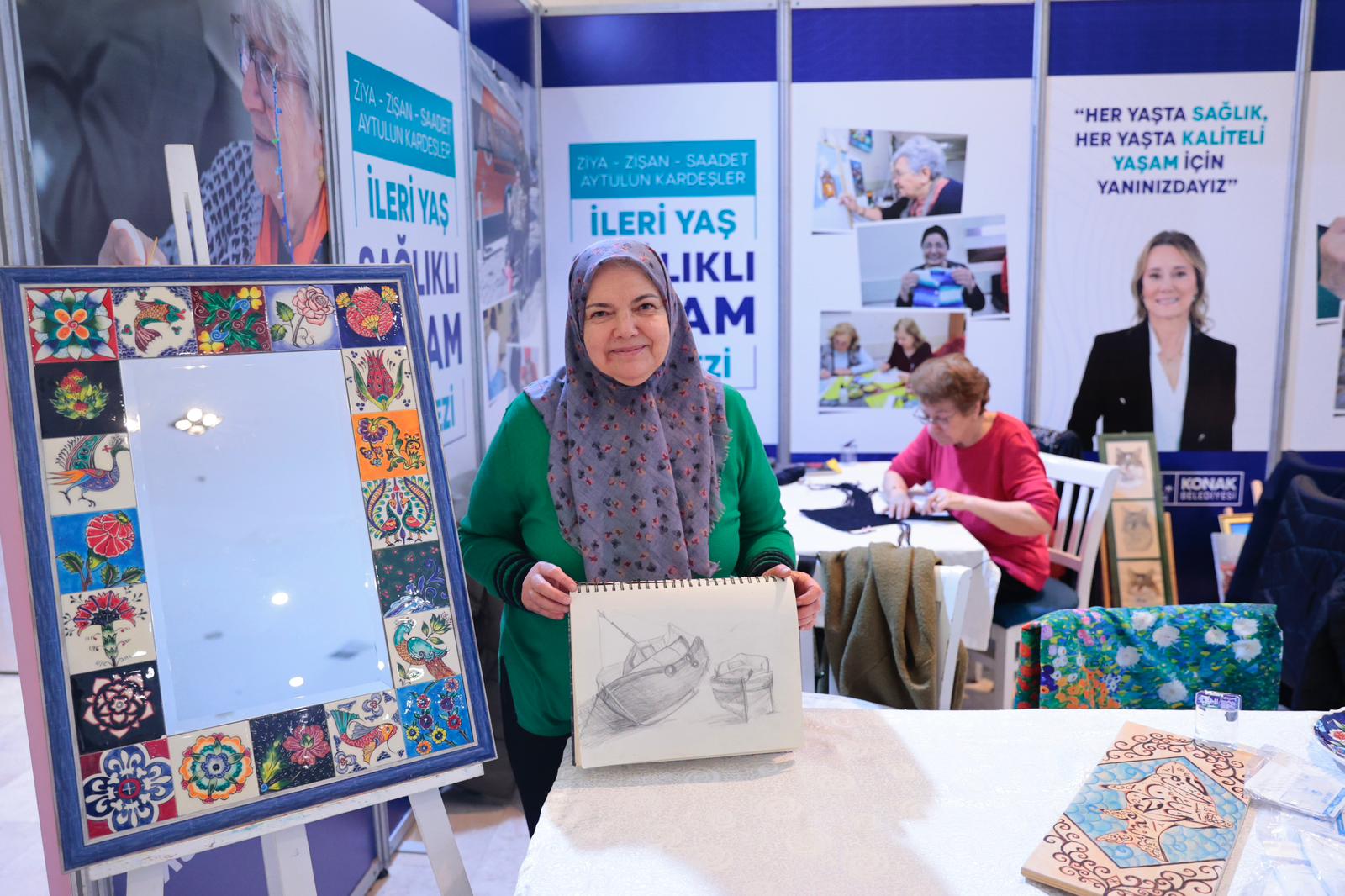 Konak Belediyesi, İleri Yaş Sağlıklı Yaşam Merkezi Üyeleriyle Pal Expocare Yaşlı Bakım Ve Sağlıklı Yaş Alma Fuarı’nda Dikkat Çeken Bir Performans Sergiliyor. (3)