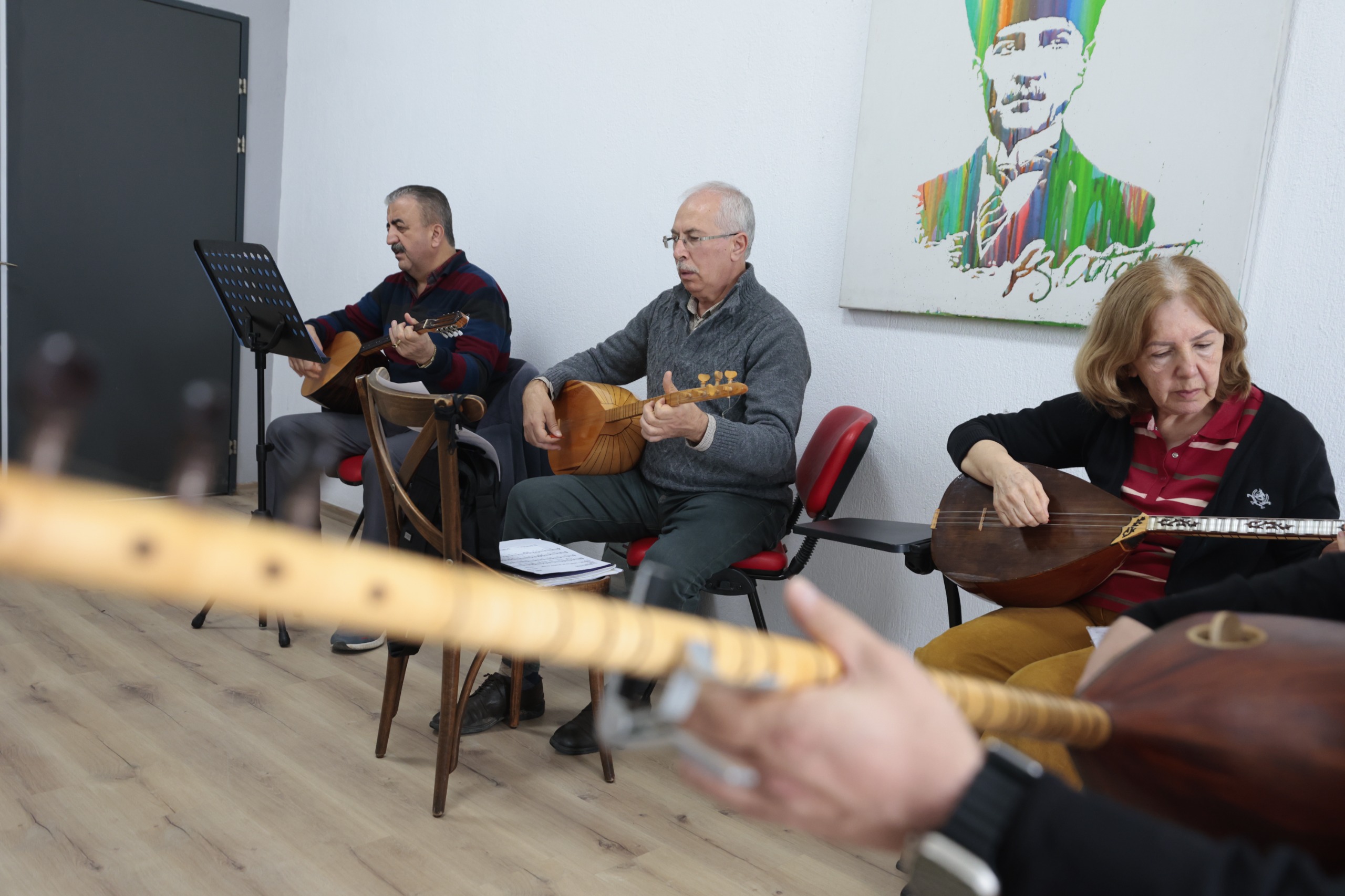 Konak’ta Bağlama Büyüsü Herkes Kursa Koşuyor! (4)