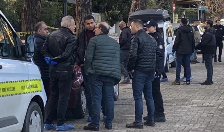 Korkunç Infaz! Yaşlı Çift Evlerinde Bıçaklanmış Halde Bulundu (2)