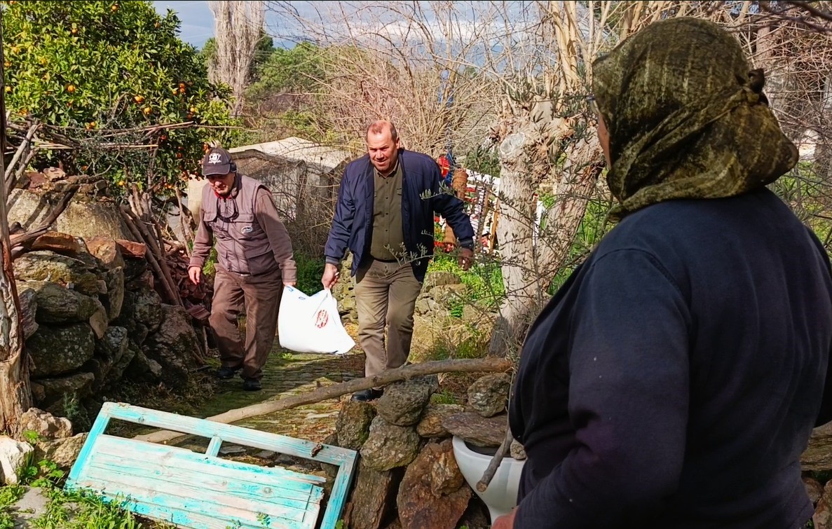 Leyleği Ilk Görene 1 Çuval Un Verildi (4)