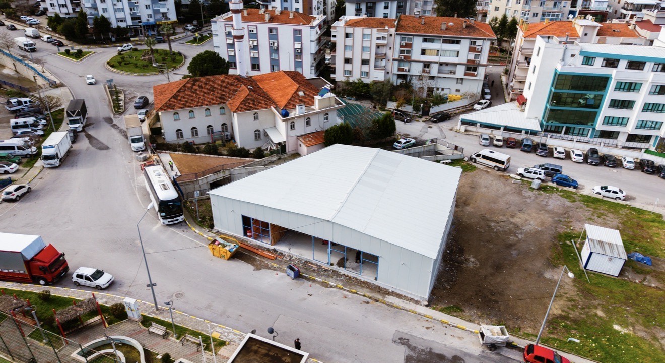 Market In Balçova Açılış Için Geri Sayım Başladı (1)