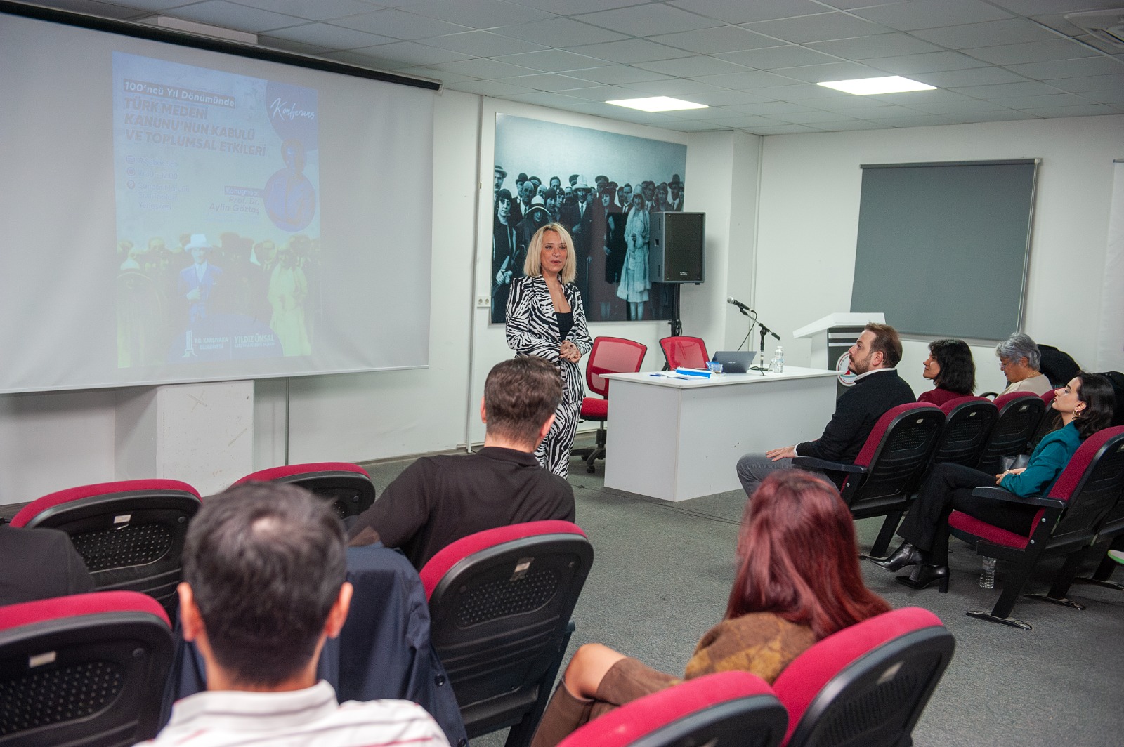 Medeni Kanun’un Toplumsal Dönüşümdeki Rolü Karşıyaka’da Ele Alındı (6)