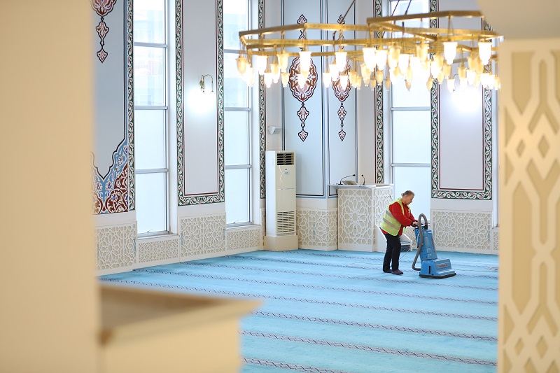 Menderes Belediyesi, Ramazan Ayı Dolayısıyla Ilçe Genelindeki Camilerde Yürüttüğü Temizlik Çalışmalarını Hızlandırdı. (4)